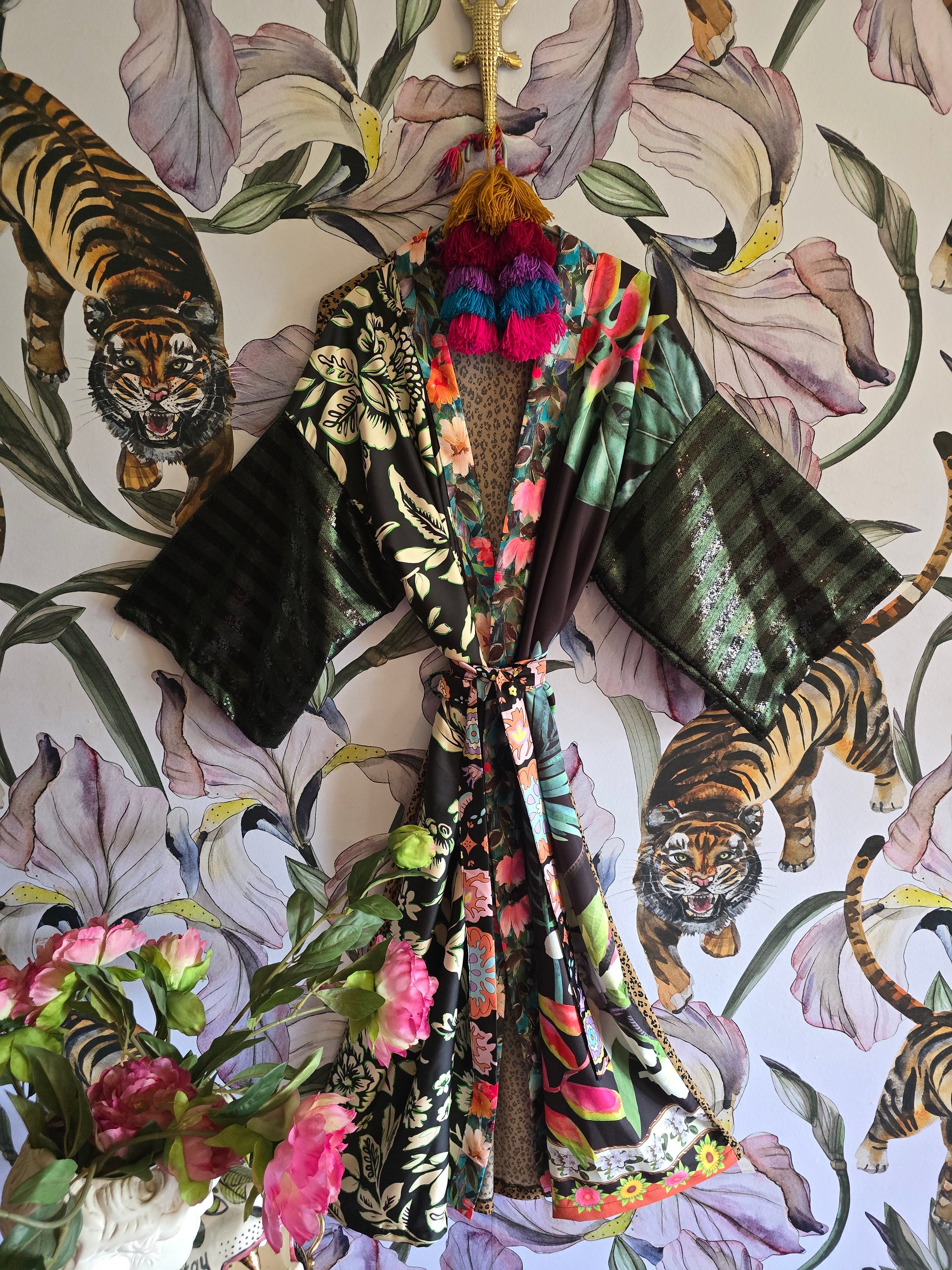 The SPARKLE GIRL MEETS JUNGLE KIMONO