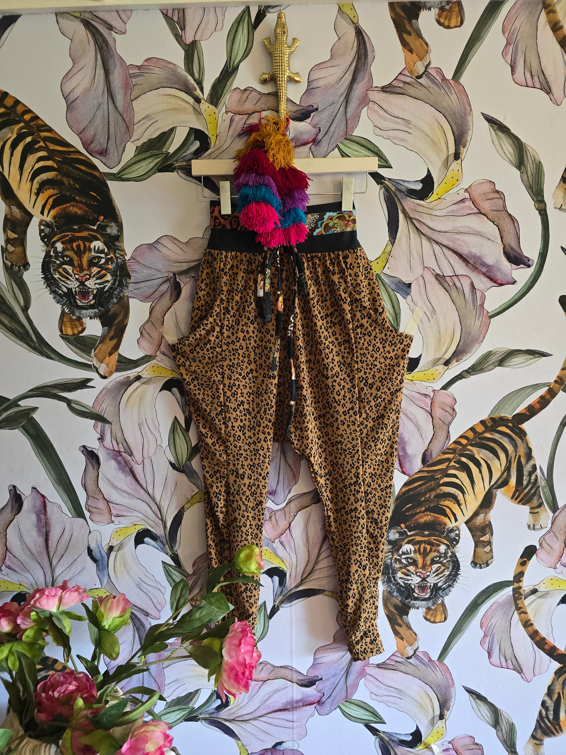 The LEOPARD BEACH BROEK M/L