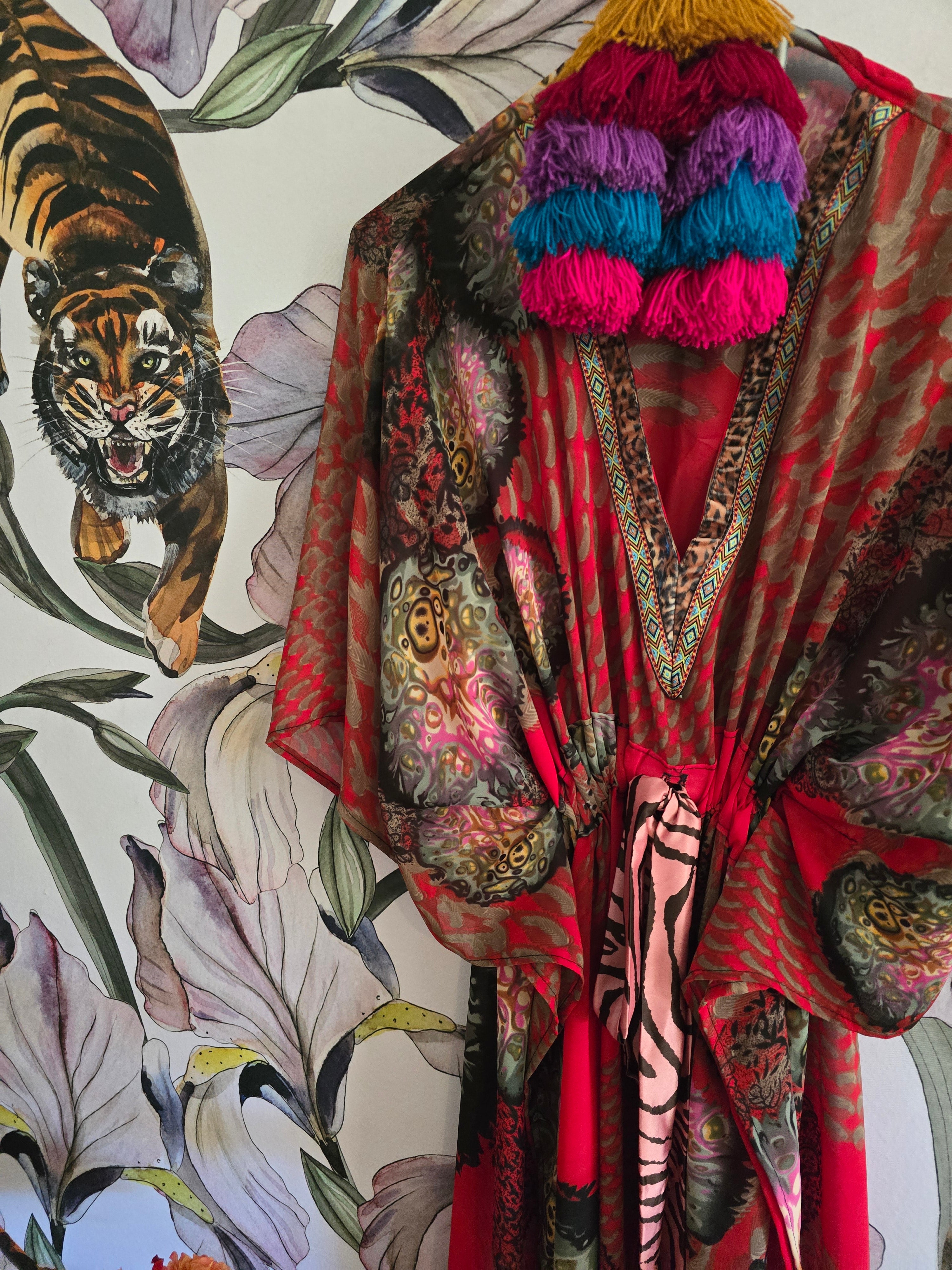 The WHITE LOTUS KAFTAN LONG