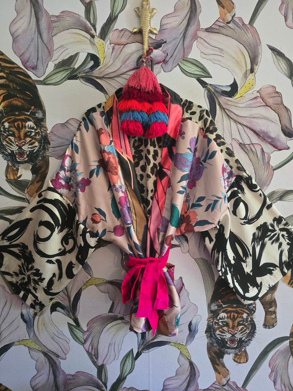 The ARTY FARTY CROPPED KIMONO