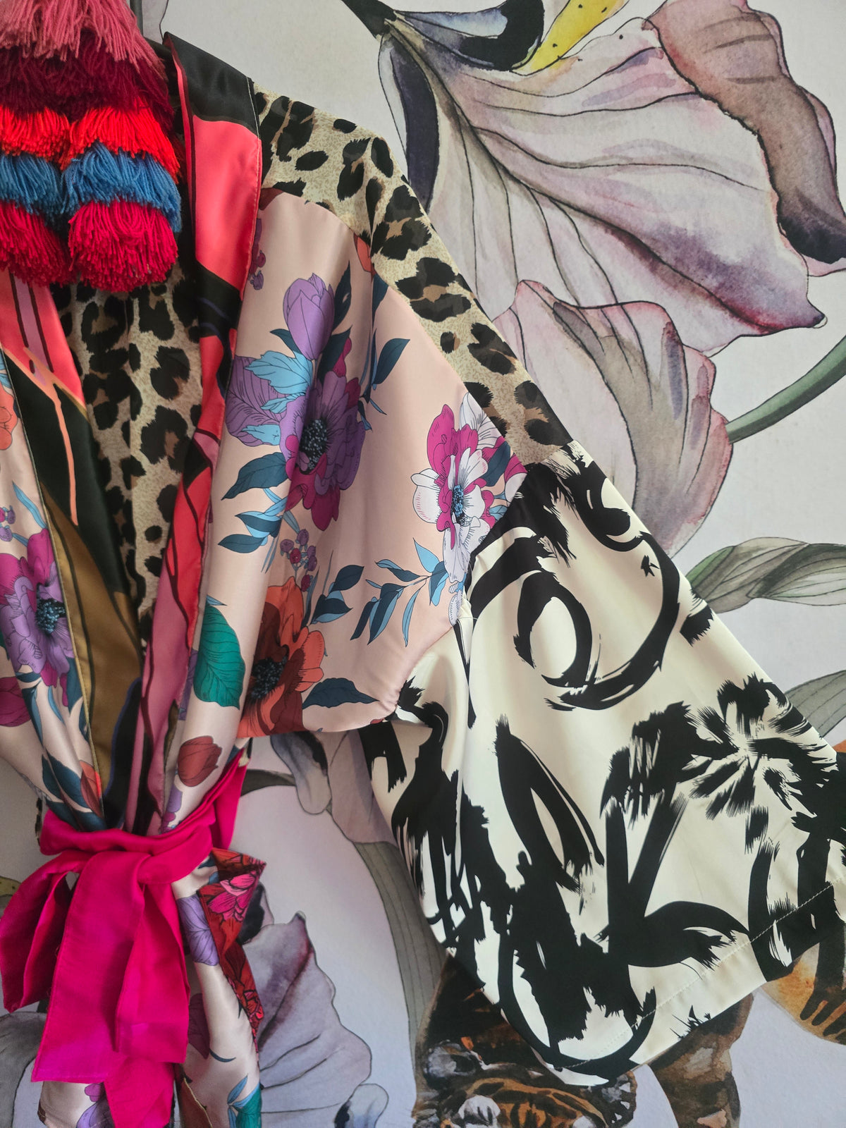 The ARTY FARTY CROPPED KIMONO