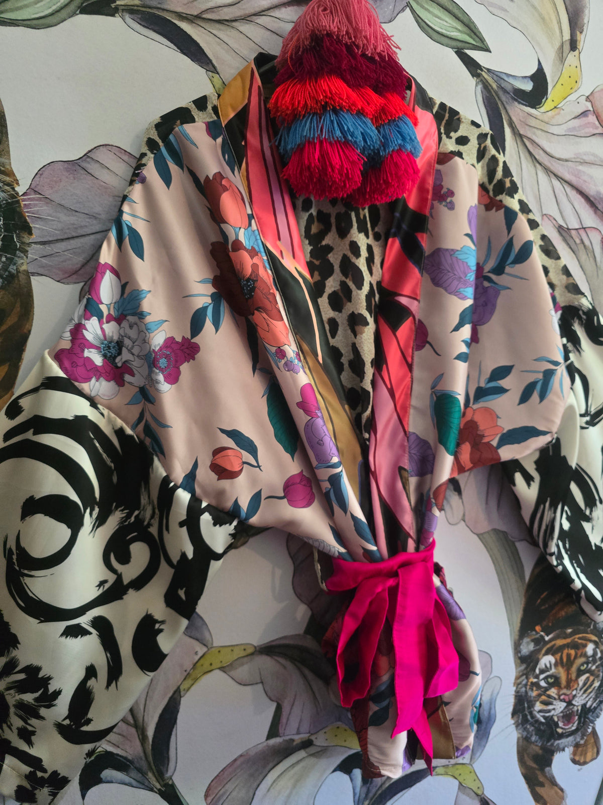 The ARTY FARTY CROPPED KIMONO