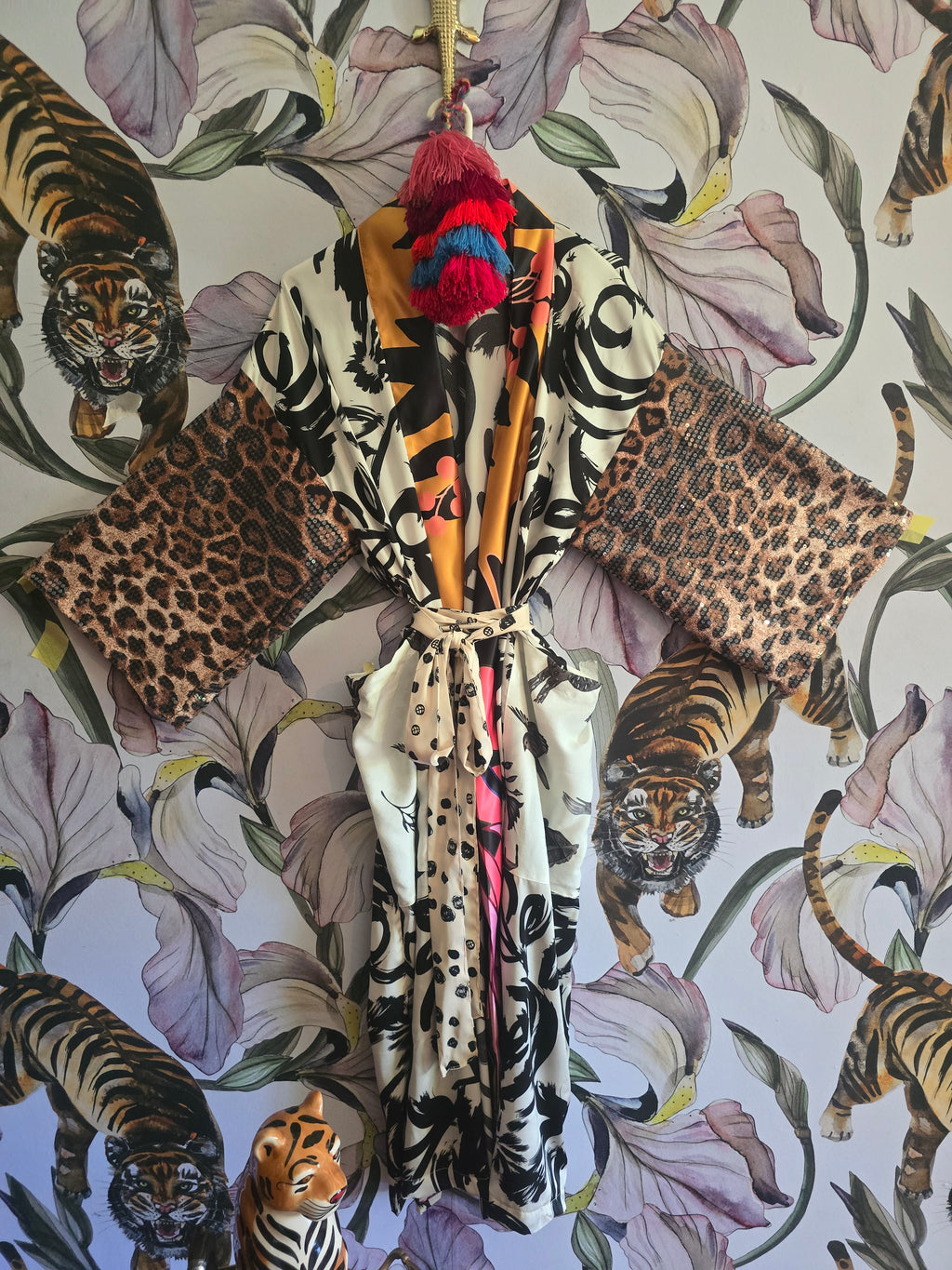 Thr ARTIST LEOPARD SEQUINS KIMONO