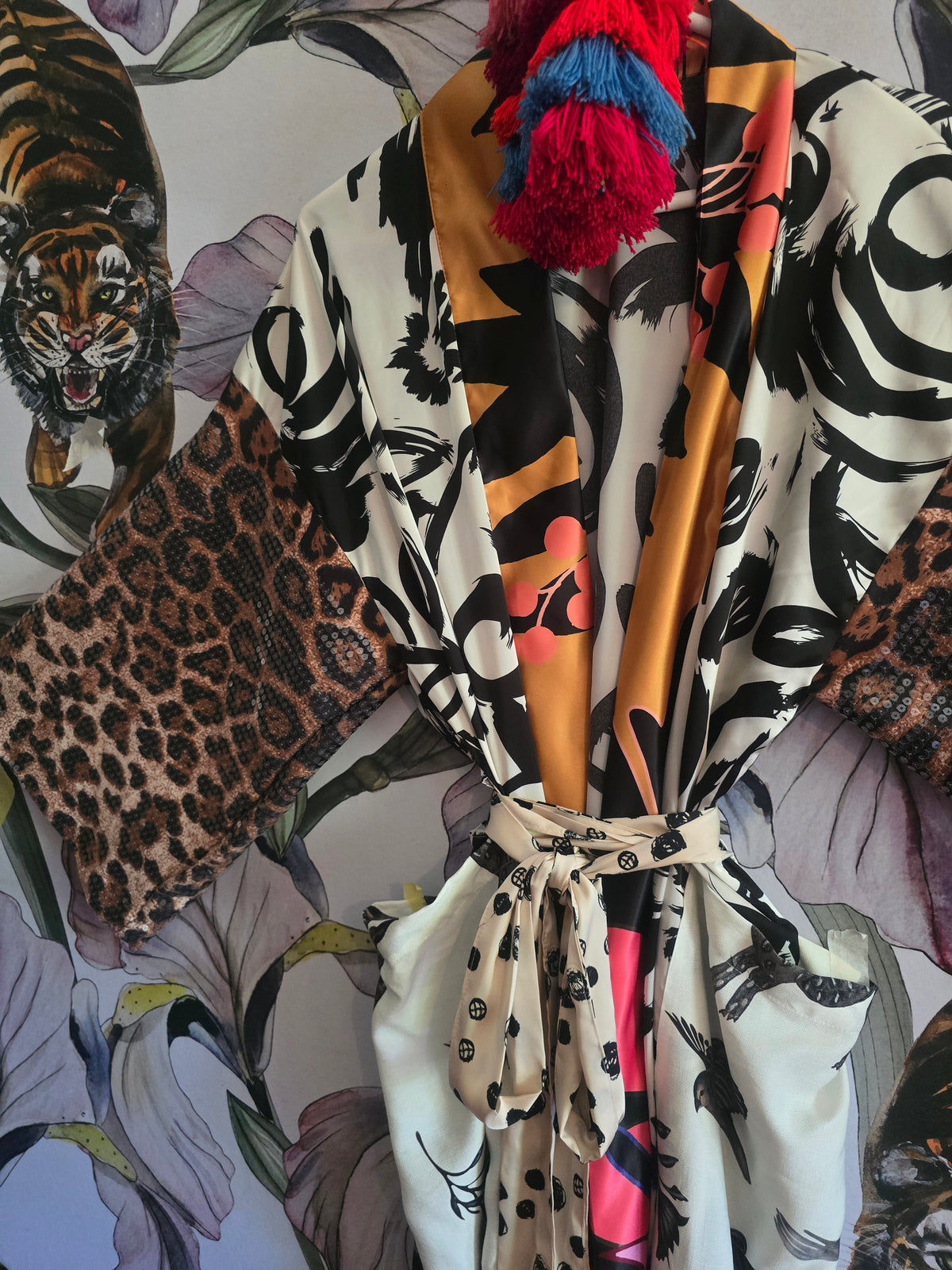Thr ARTIST LEOPARD SEQUINS KIMONO