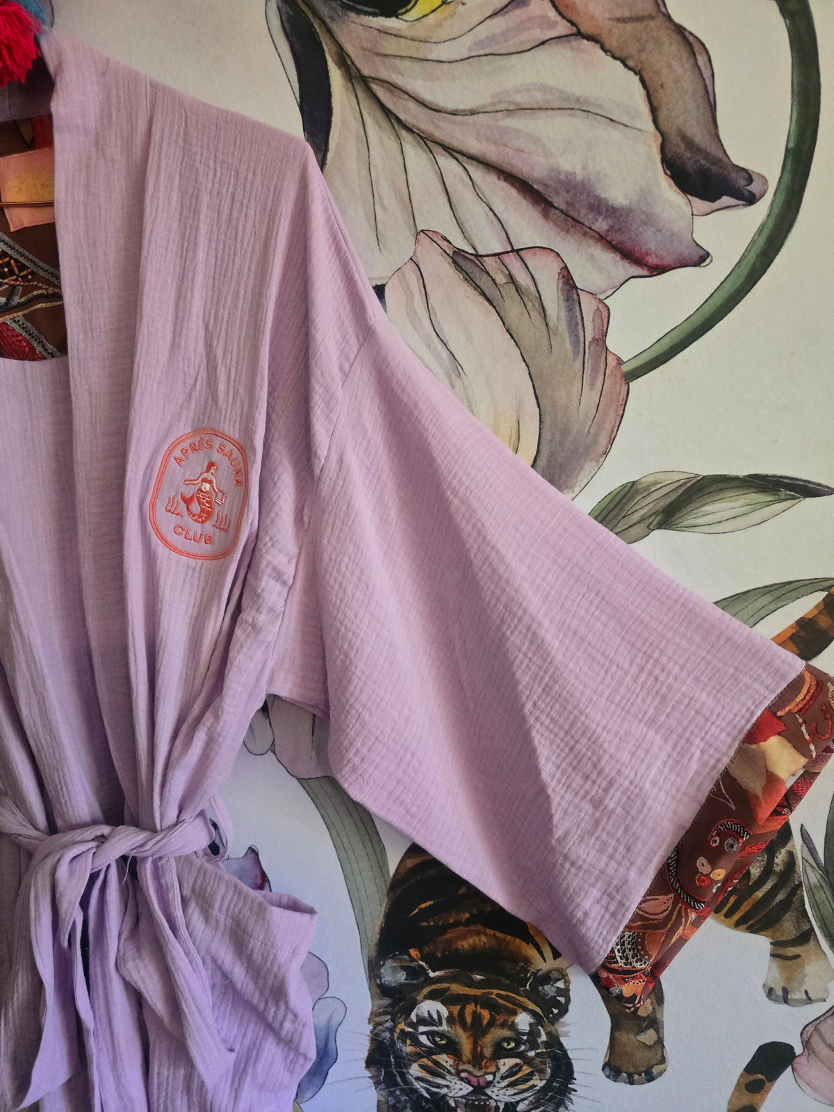 The APRÈS SAUNA GOWN ( PALE LILAC)