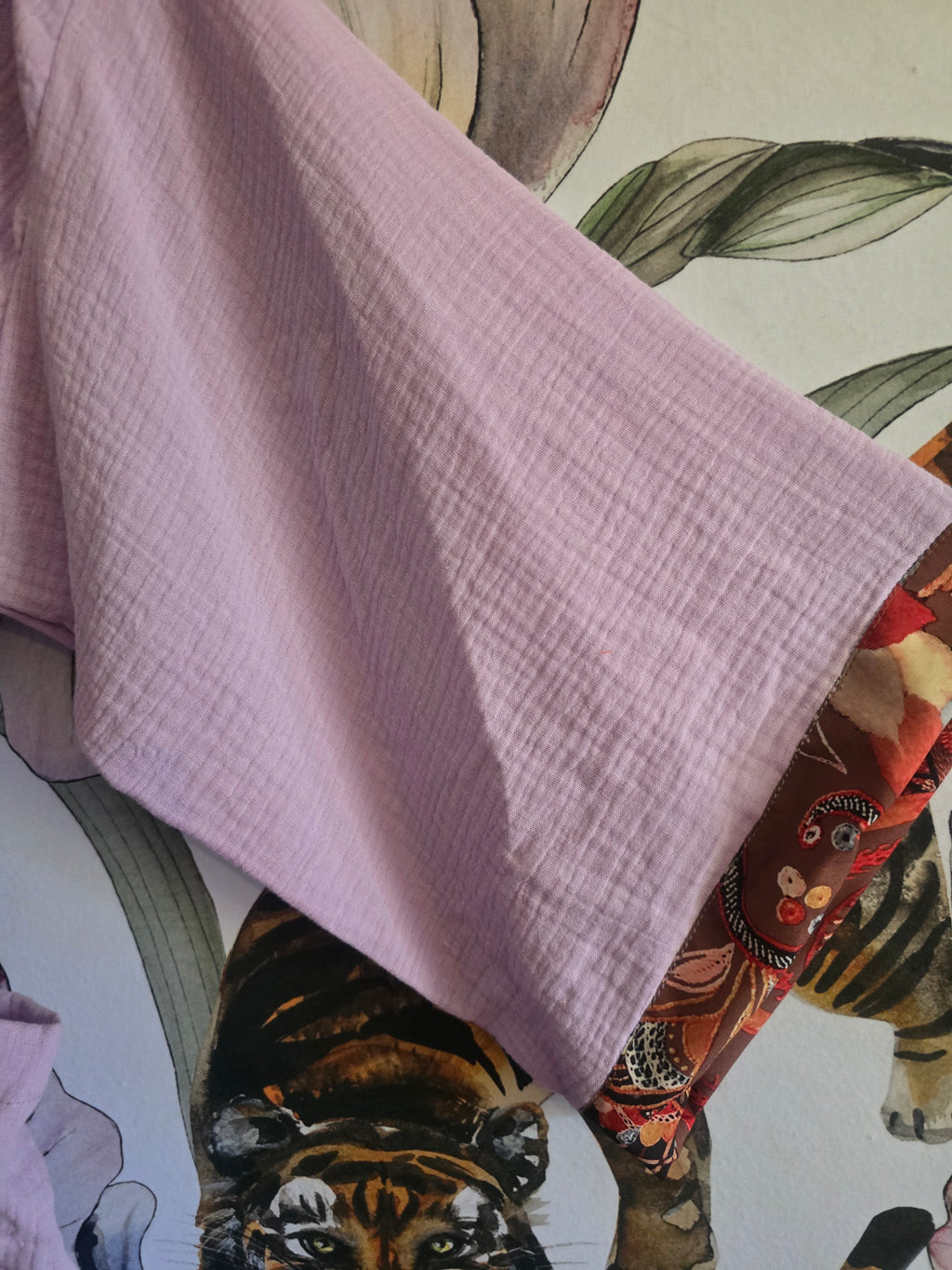 The APRÈS SAUNA GOWN ( PALE LILAC)
