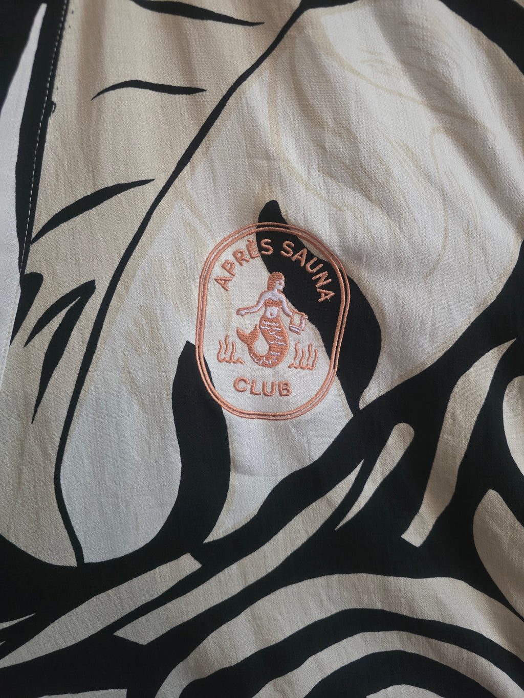 The APRÈS SAUNA JAPANESE KIMONO
