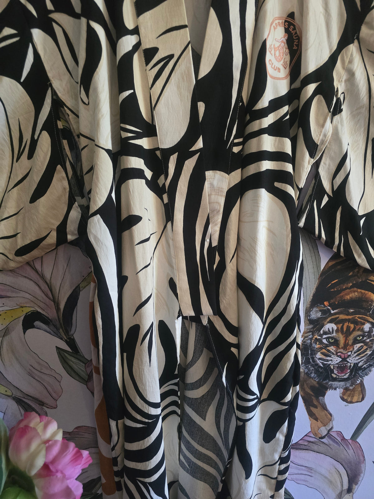The APRÈS SAUNA JAPANESE KIMONO