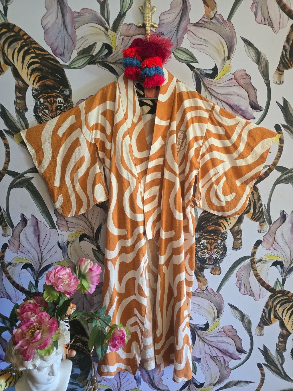 The APRÈS SAUNA JAPANESE KIMONO