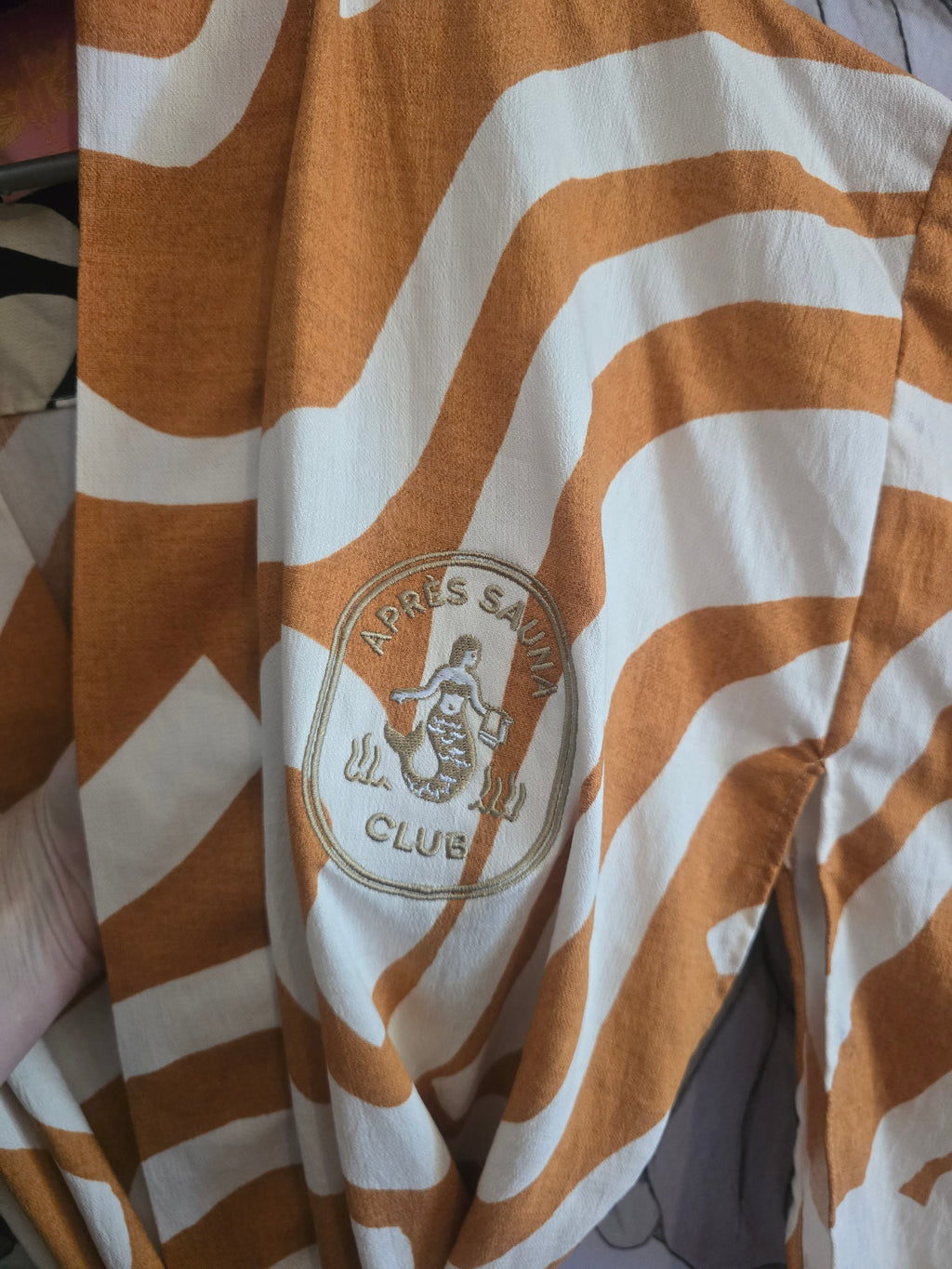 The APRÈS SAUNA JAPANESE KIMONO