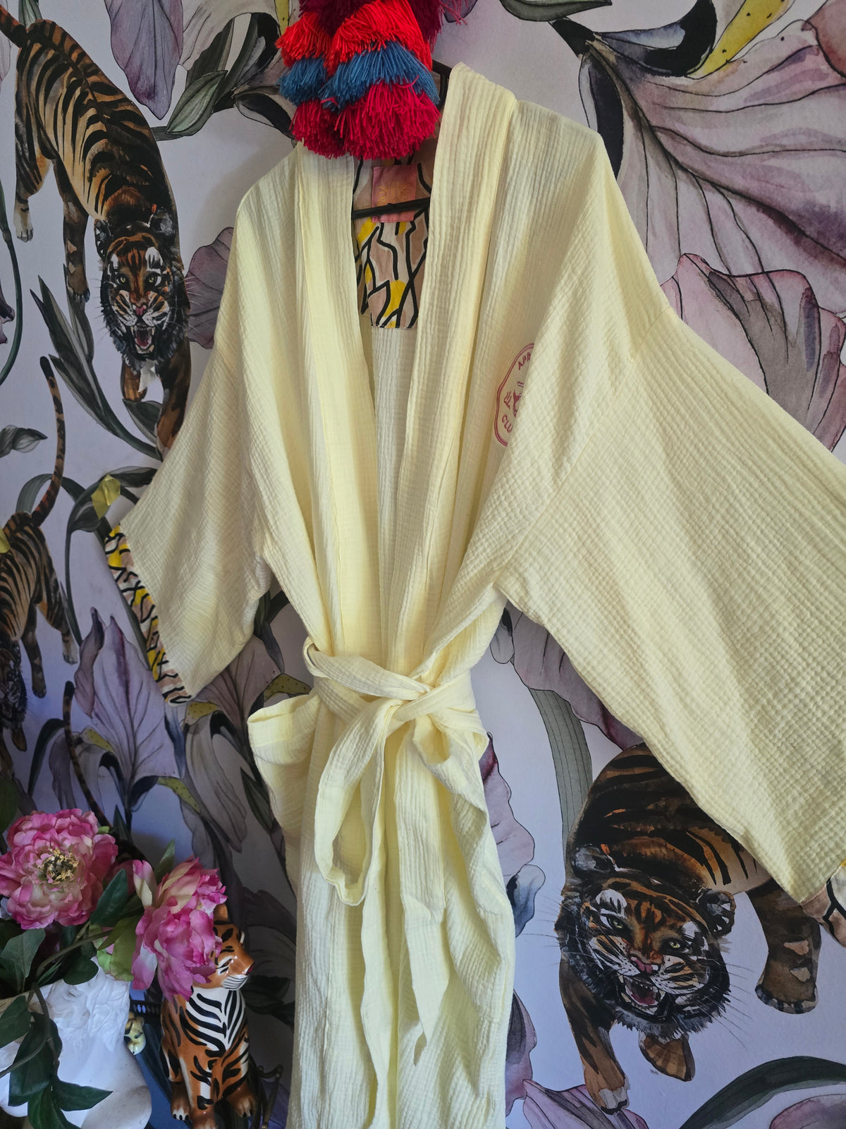 The APRÈS SAUNA MUSLIN KIMONO ( BUTTER )