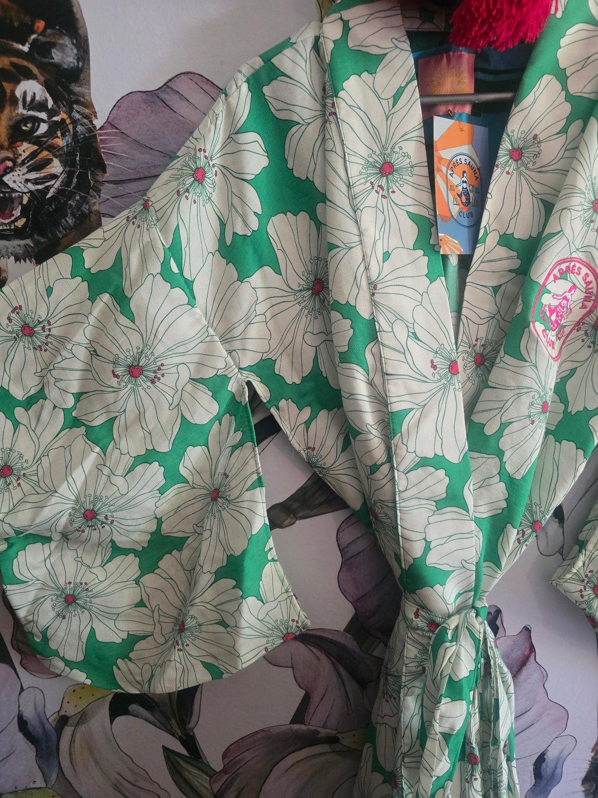 The APRÈS SAUNA JAPANESE KIMONO