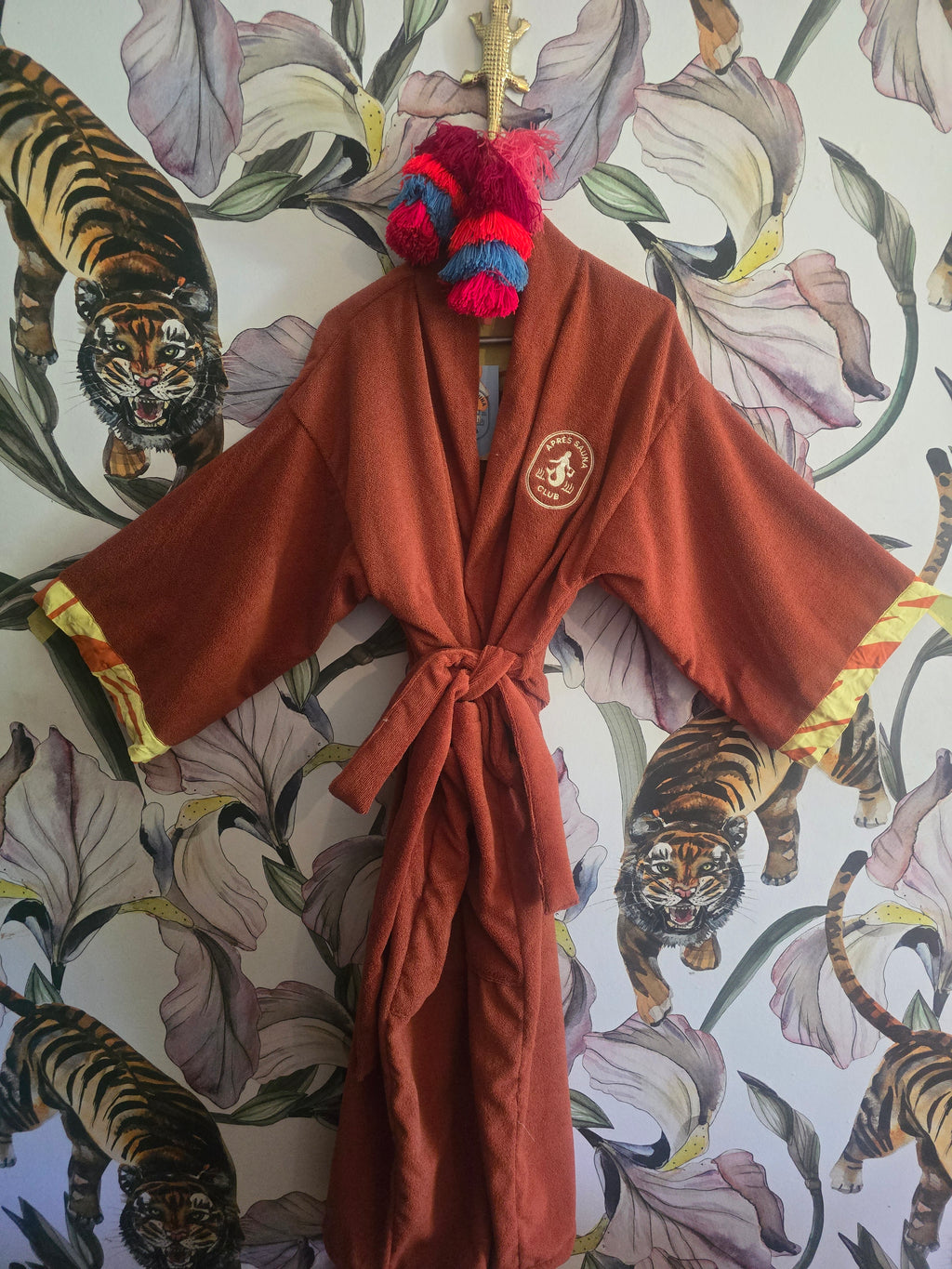 The APRÈS SAUNA CLUB TOWLING LUXE GOWN TRIMMED WITH COTTON