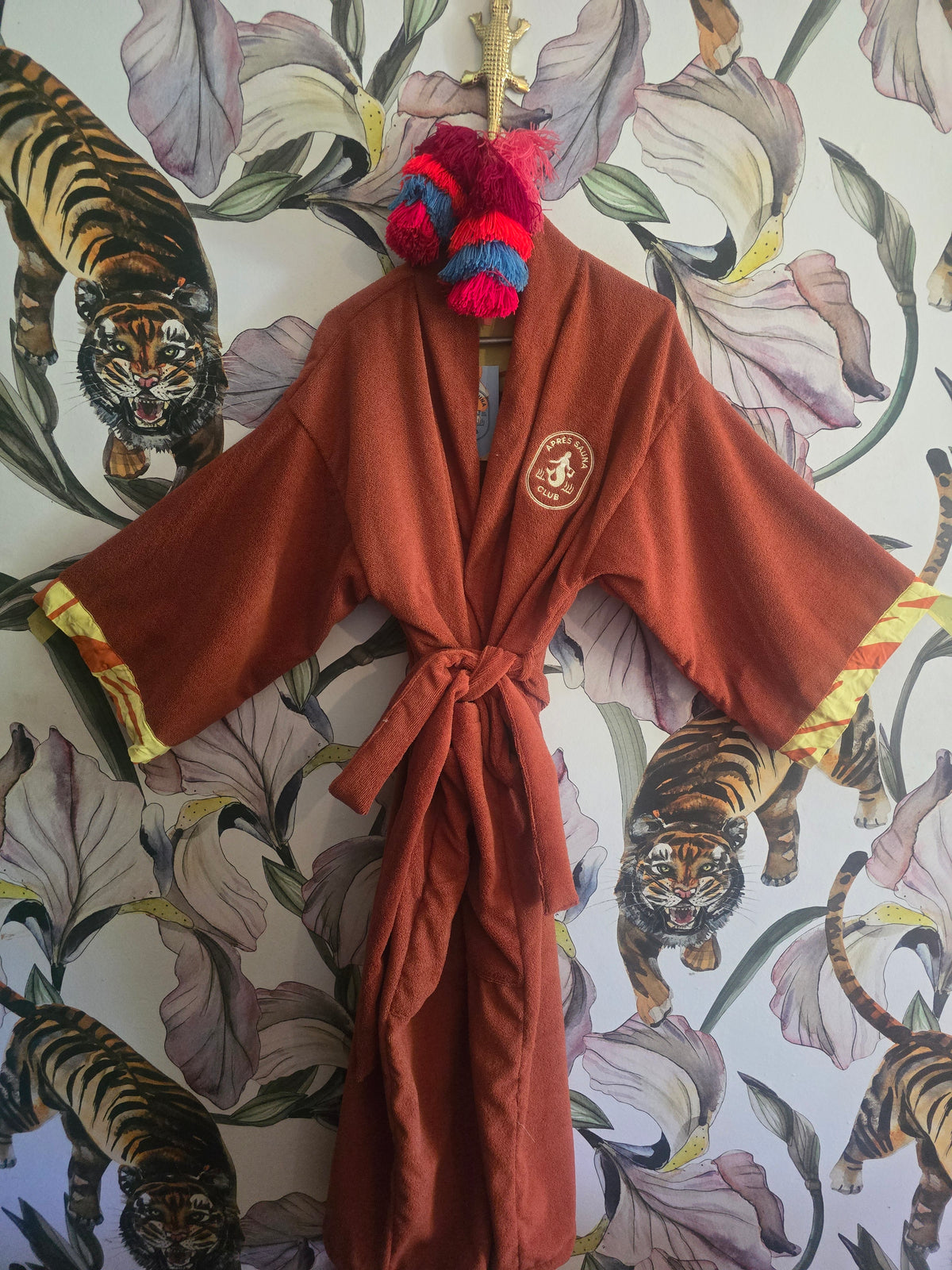 The APRÈS SAUNA CLUB TOWLING LUXE GOWN TRIMMED WITH COTTON