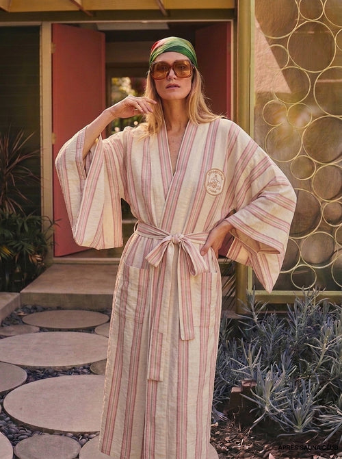 The APRÈS SAUNA JAPANESE KIMONO