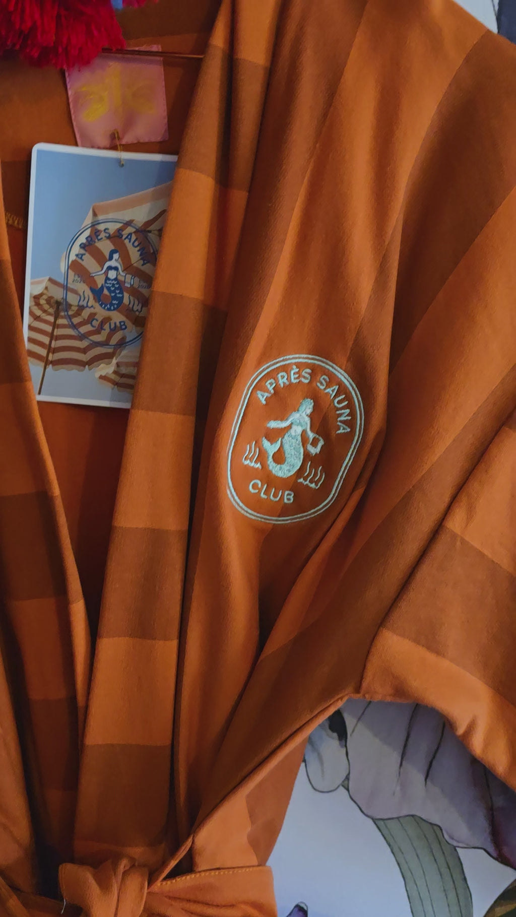 The APRÈS-SAUNA CLUB TOWLING GOWN