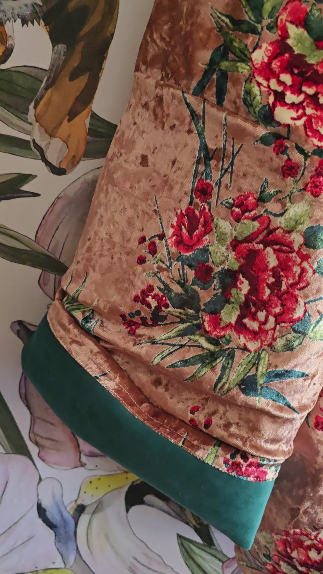 The ORIENTAL PINK WITH BLOSSOMS REVERSIBLE VELVET CROPPED KIMONO JACKET