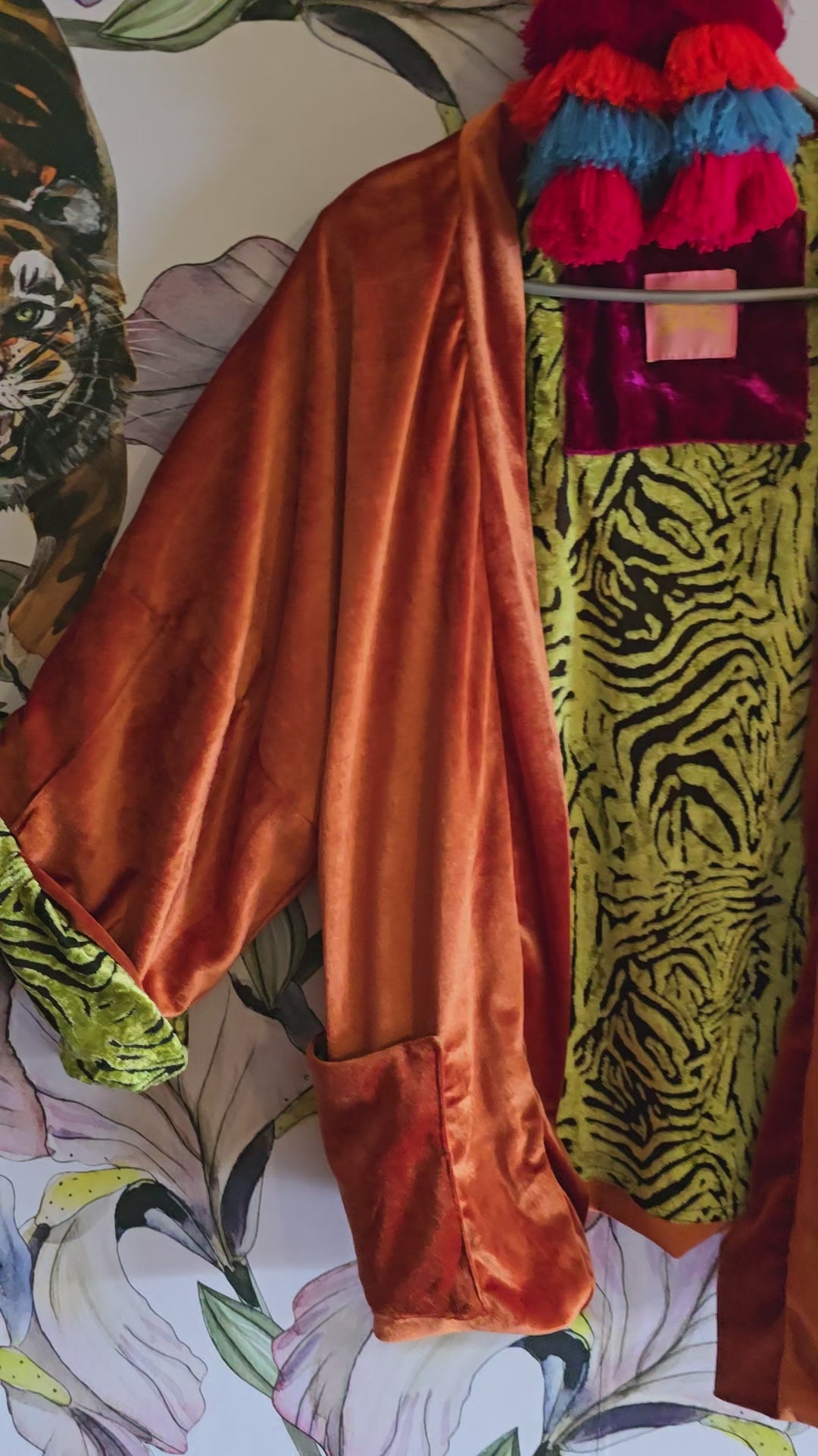 The REVERSIBLE VELVET kimono