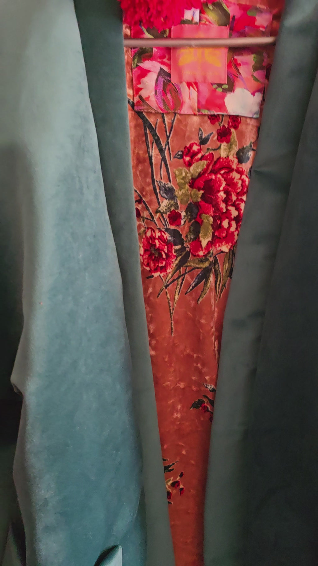 The ORIENTAL PINK WITH BLOSSOMS REVERSIBLE VELVET CROPPED KIMONO JACKET