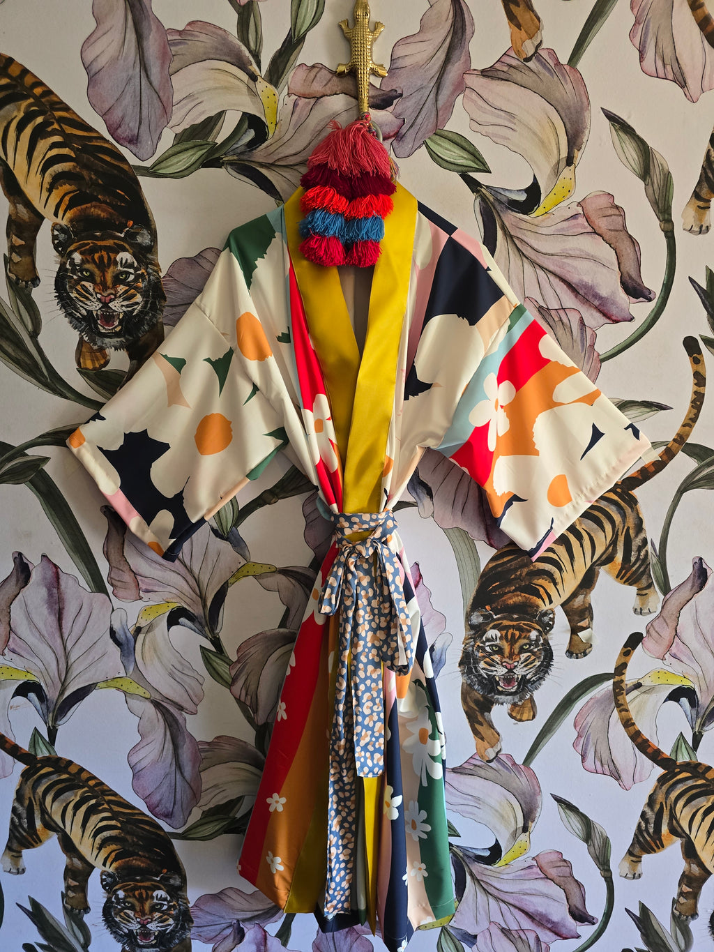 The FLOWER POWER OTT KIMONO