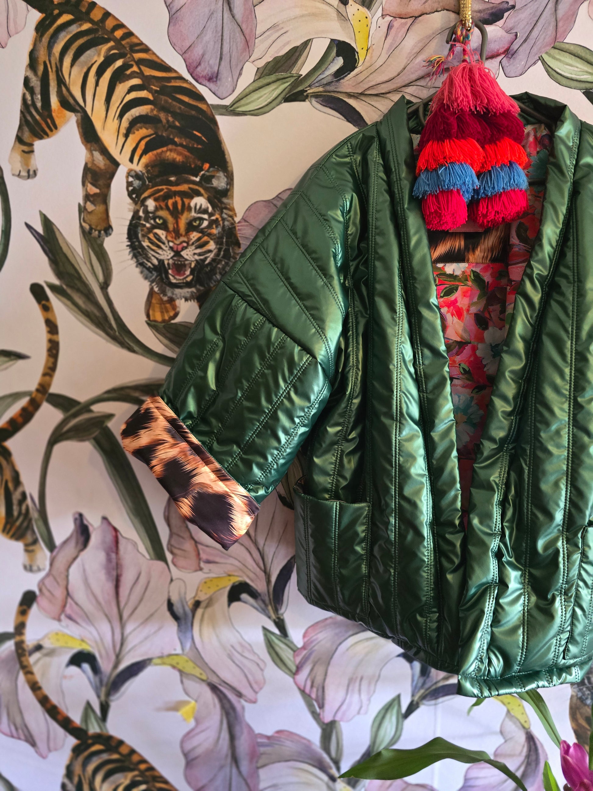 The COOL MOM PUFFER REVERSIBLE JACKET