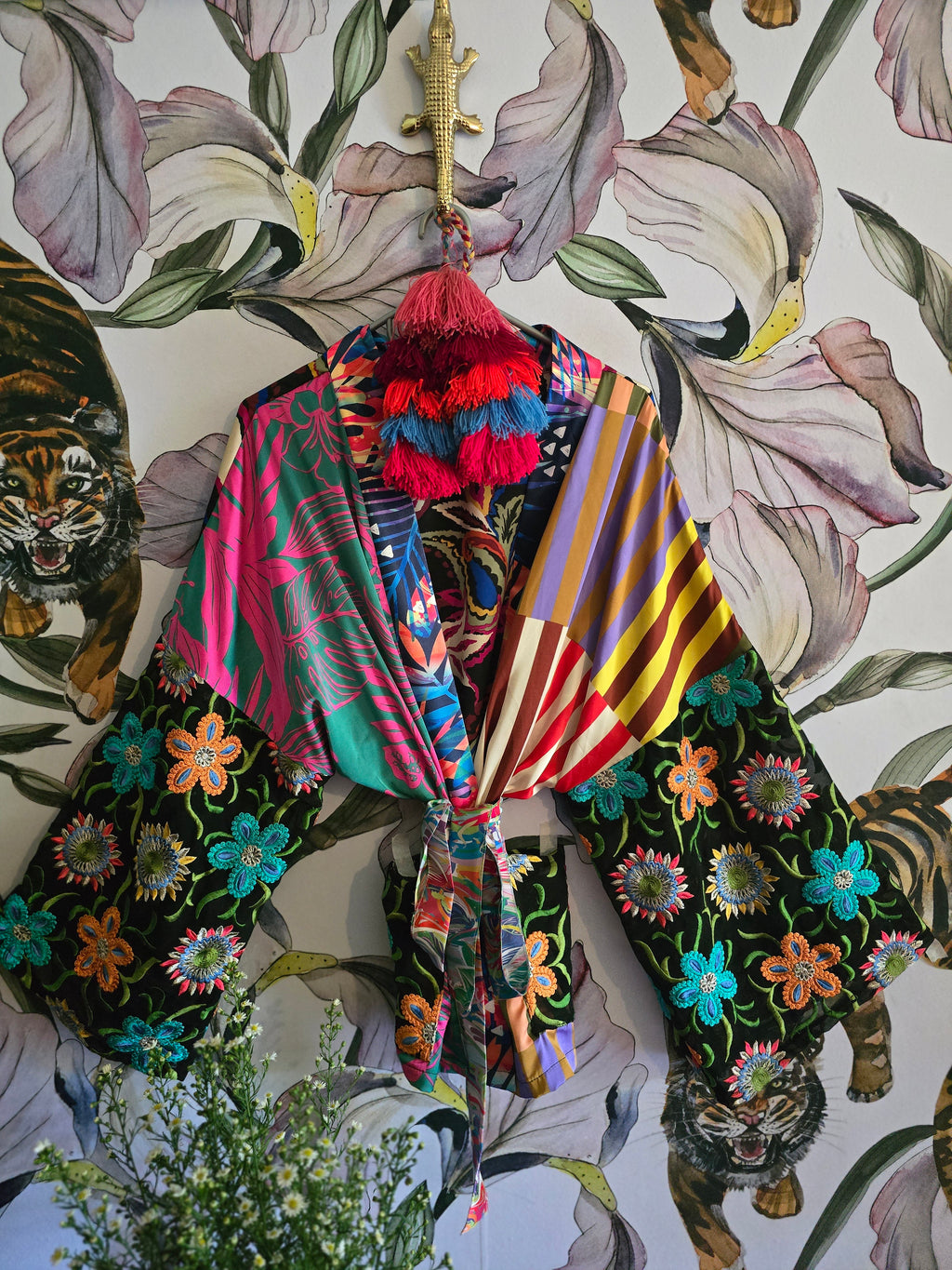 The MIDNIGHT MUSE cropped kimono