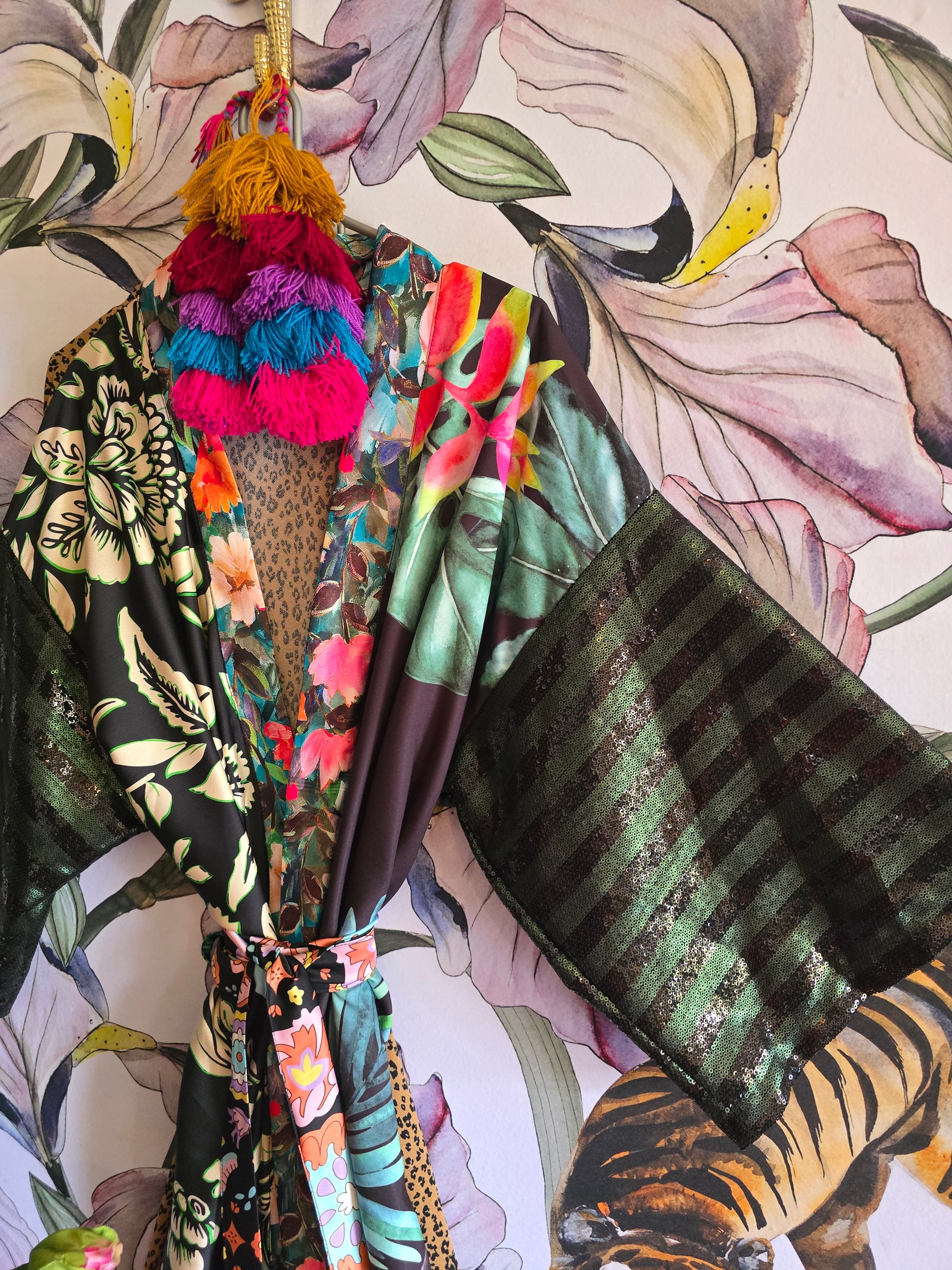 The SPARKLE GIRL MEETS JUNGLE KIMONO