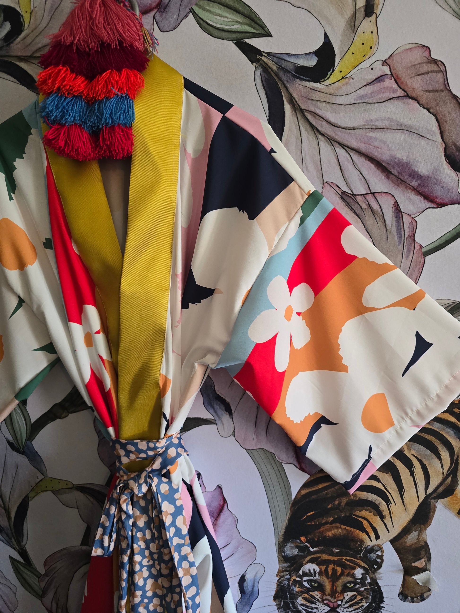 The FLOWER POWER OTT KIMONO