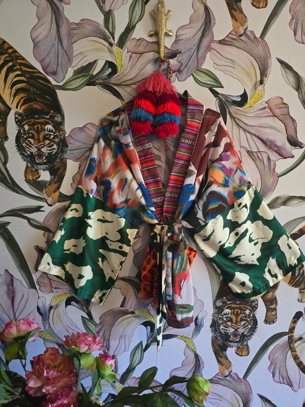The AZTEC CROPPED KIMONO