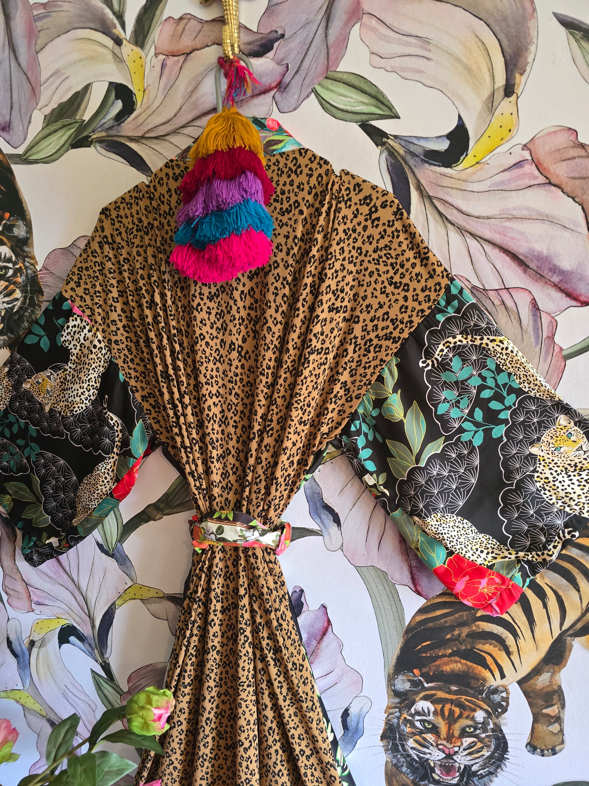 The GIRL MEETS JUNGLE KIMONO-LIMITED EDITION