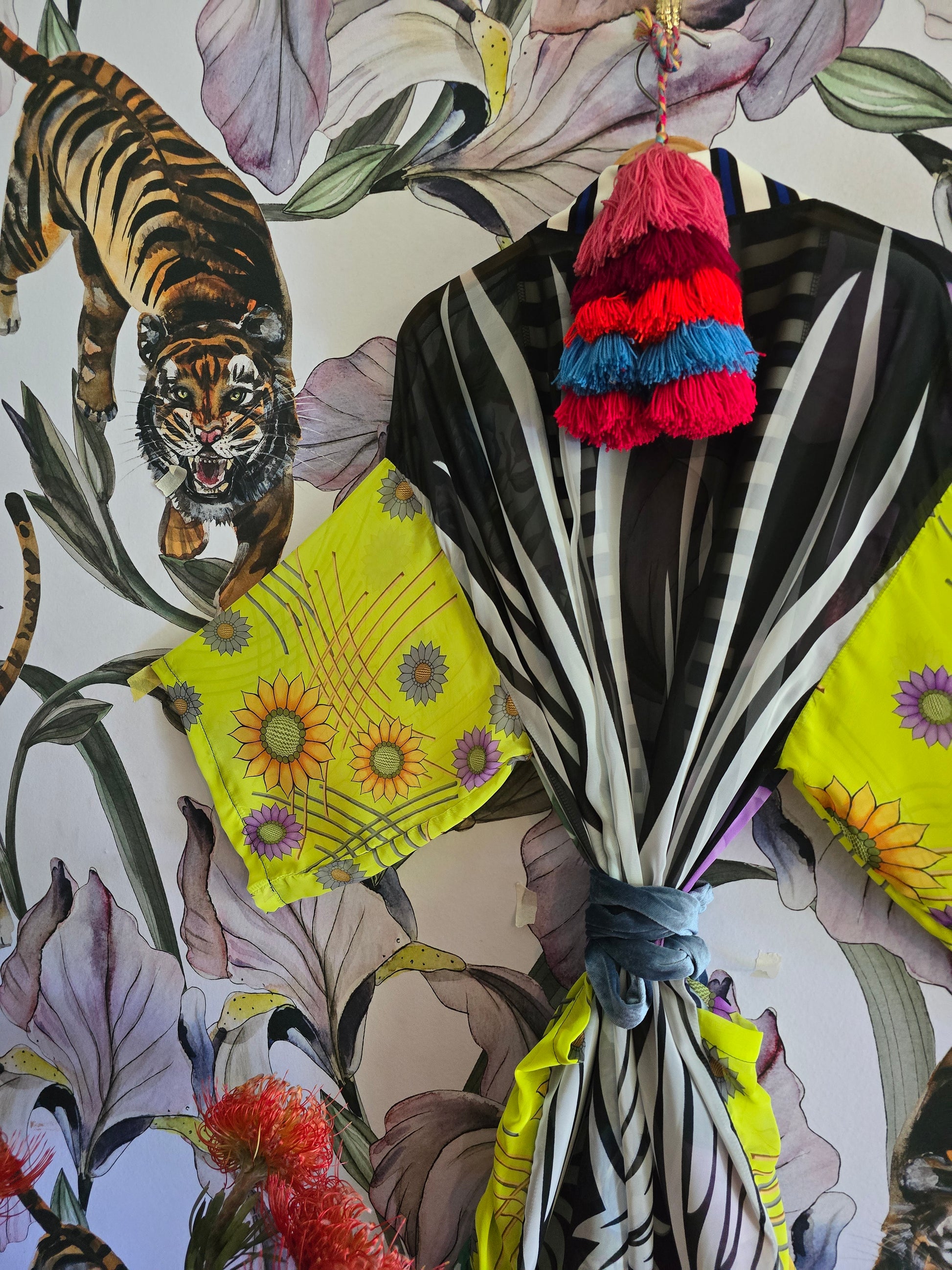 The CAMPS BAY QUEEN KIMONO