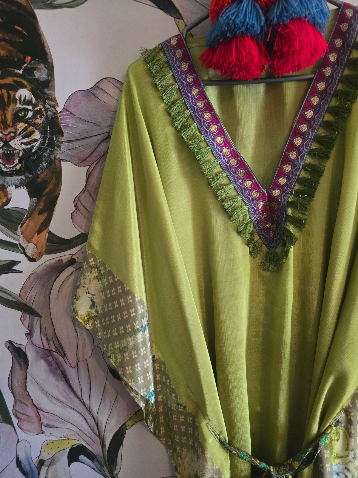 The LONG KAFTAN WITH SEPERATE TIE
