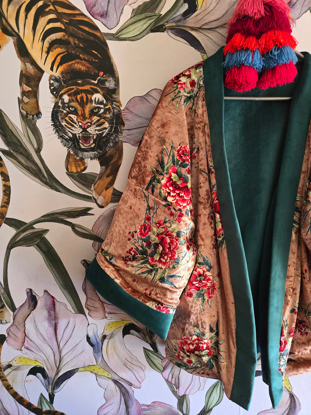 The ORIENTAL PINK WITH BLOSSOMS REVERSIBLE VELVET CROPPED KIMONO JACKET