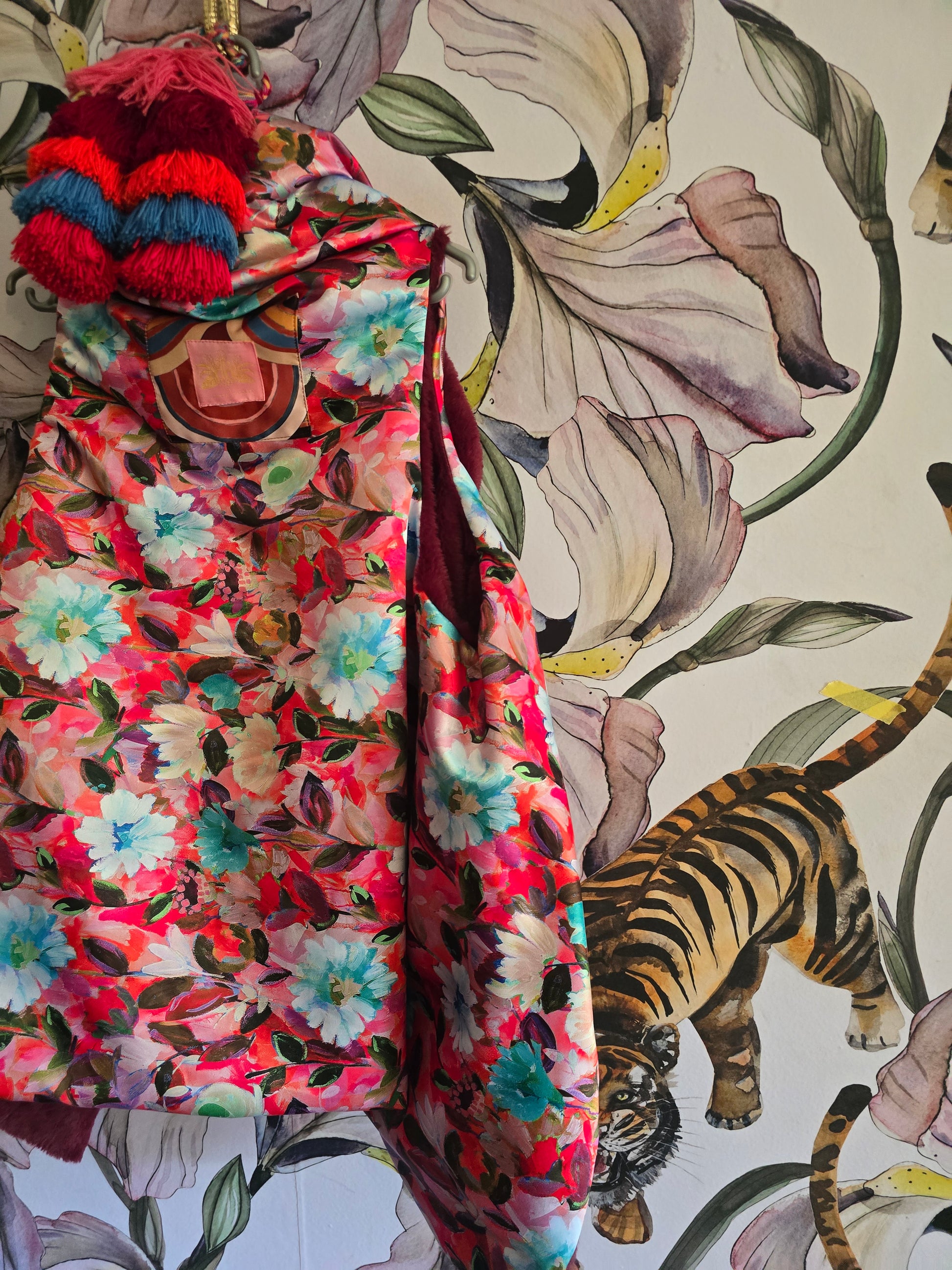 The SLOW RUMBA REVERSIBLE  SLEEVELESS JACKET MAROON & BLOOM