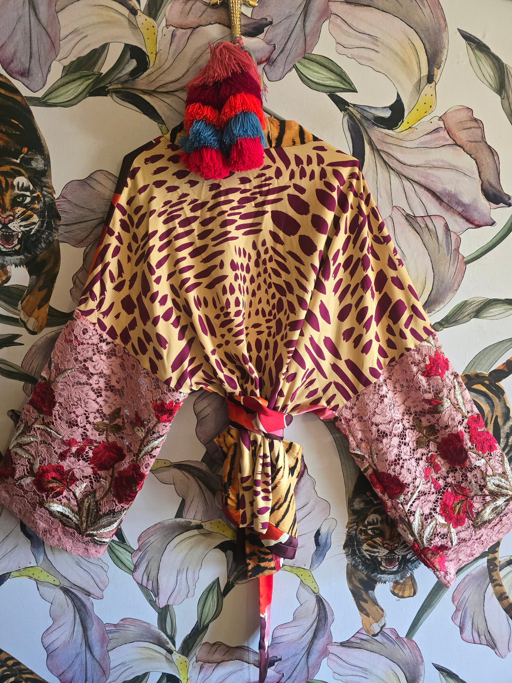 The DANCING WITH THE SWANS CROPPED KIMONO