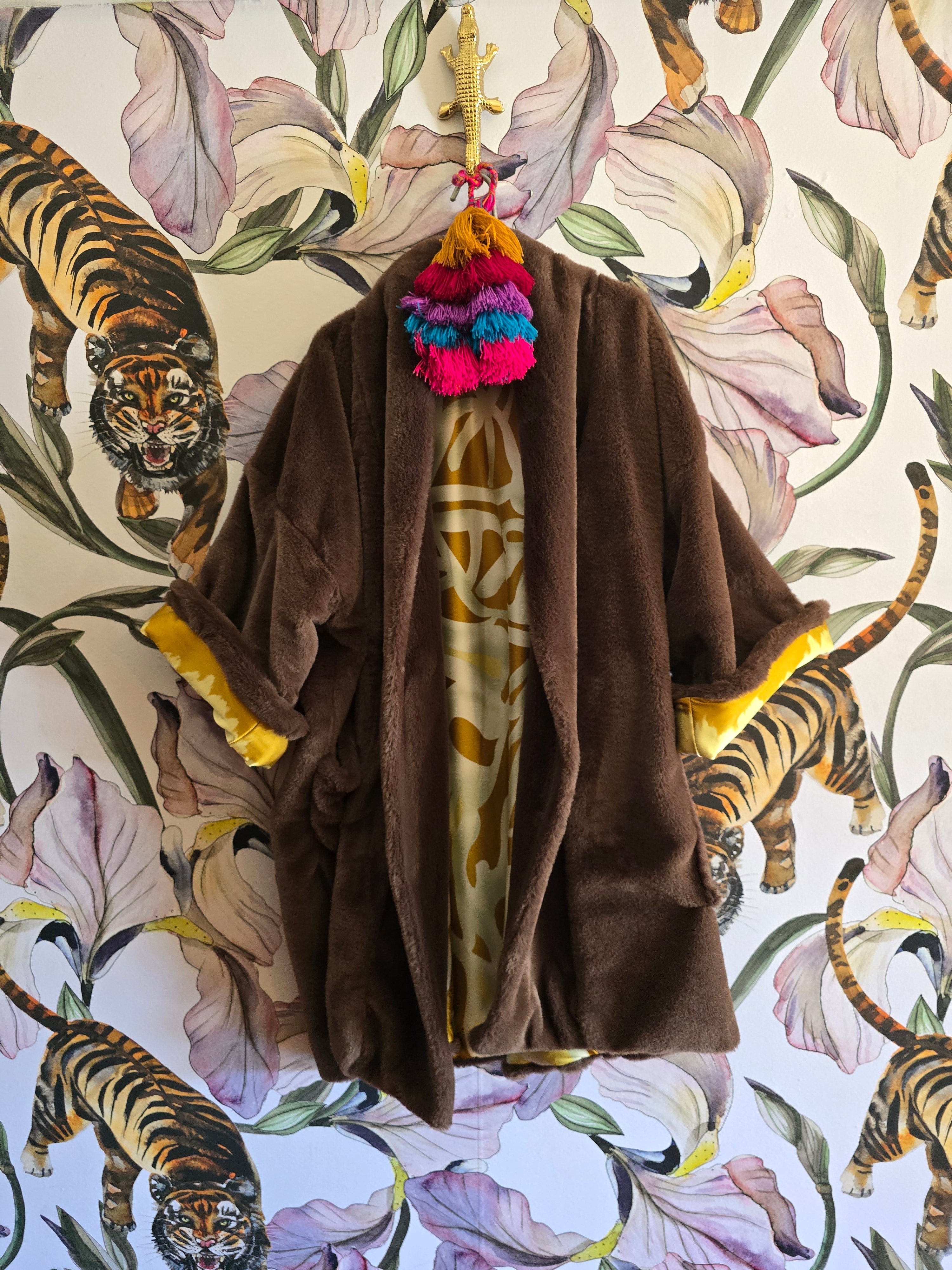 The LUXE LONG FAUX FUR FULLY REVERSIBLE COAT ( BROWN )
