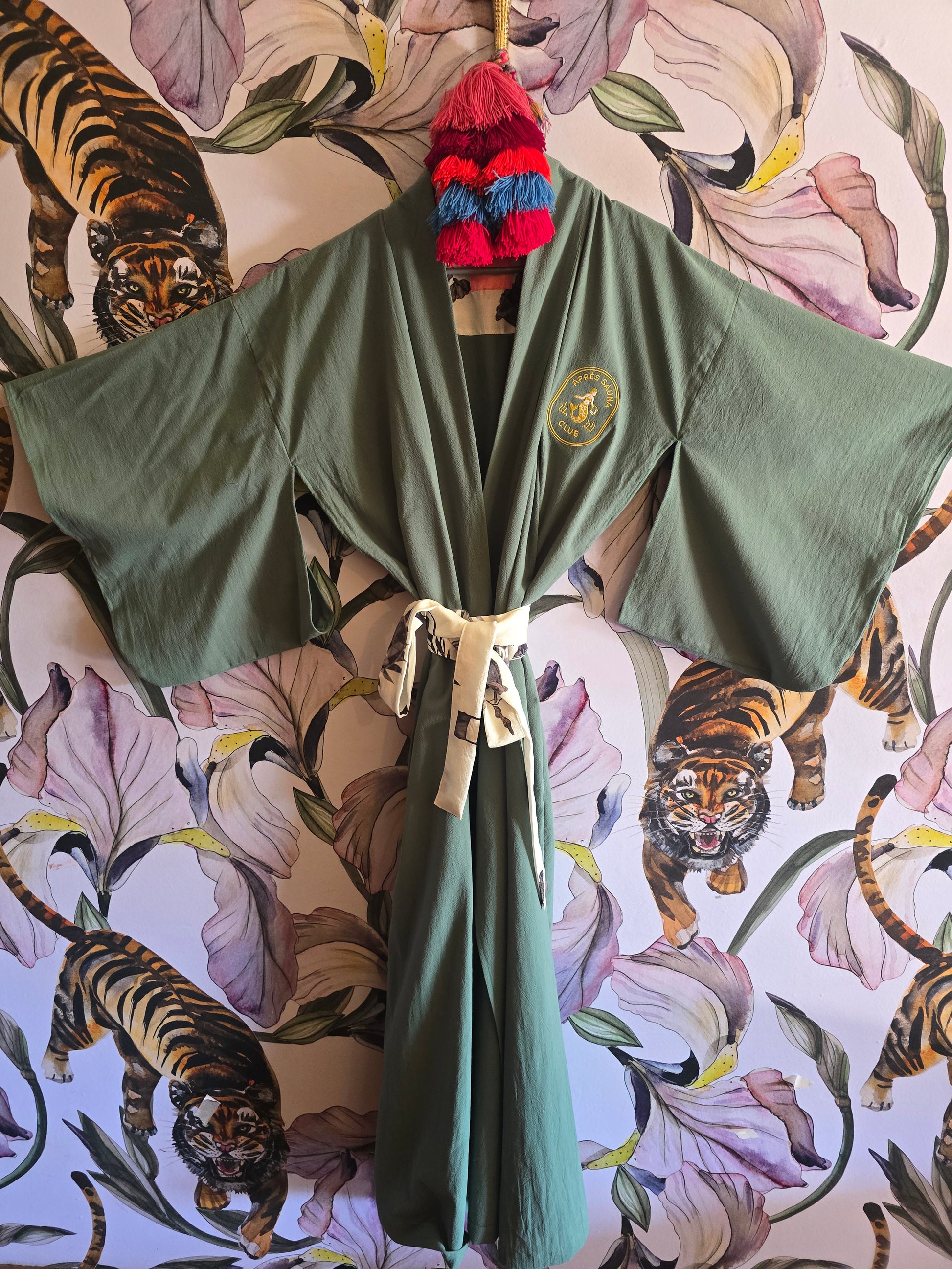 The APRÈ SAUNA 100% COTTON JAPANESE KIMONO WATER LILLY GREEN