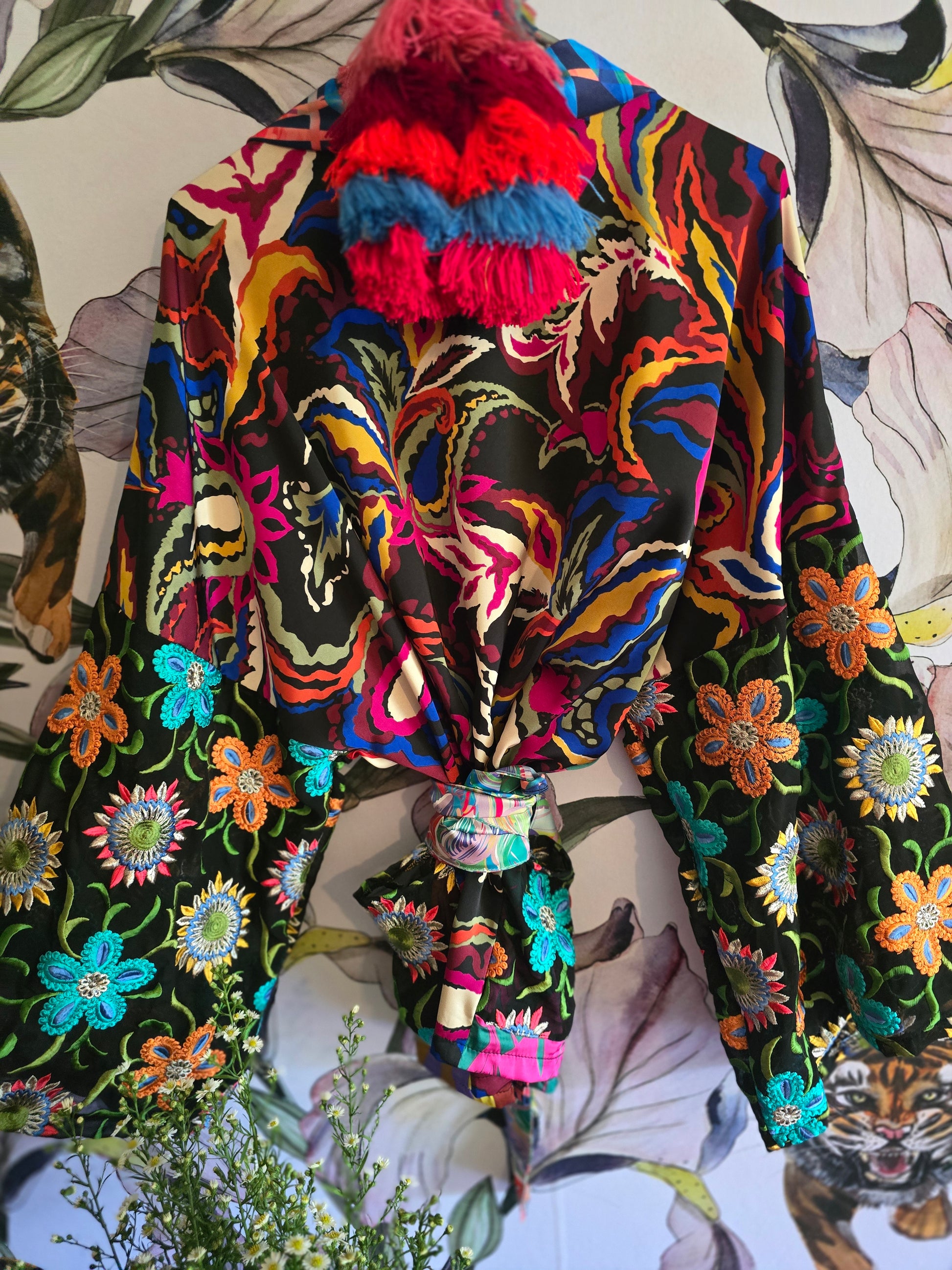 The MIDNIGHT MUSE cropped kimono