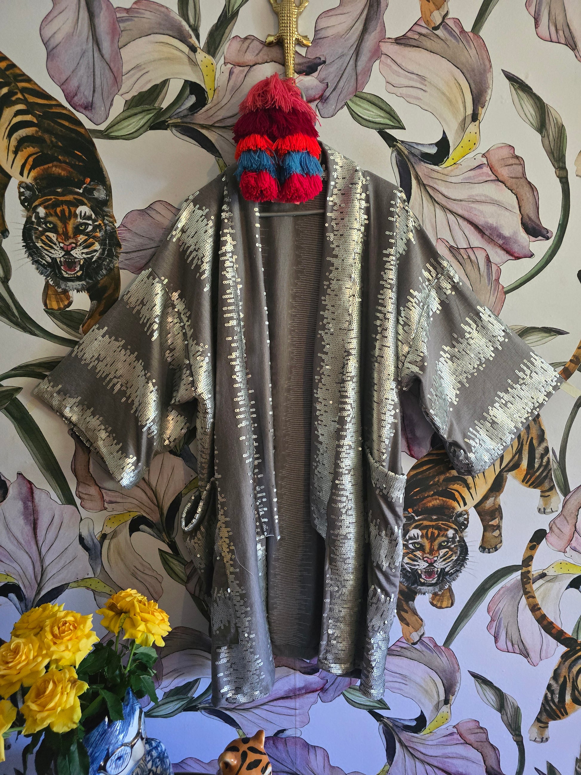 The COTTON & SEQUINS CARDIE. MID LENGTH.
