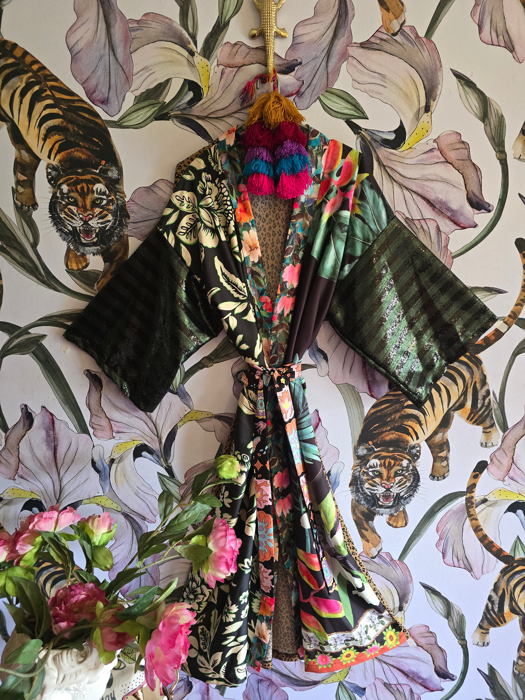 The SPARKLE GIRL MEETS JUNGLE KIMONO