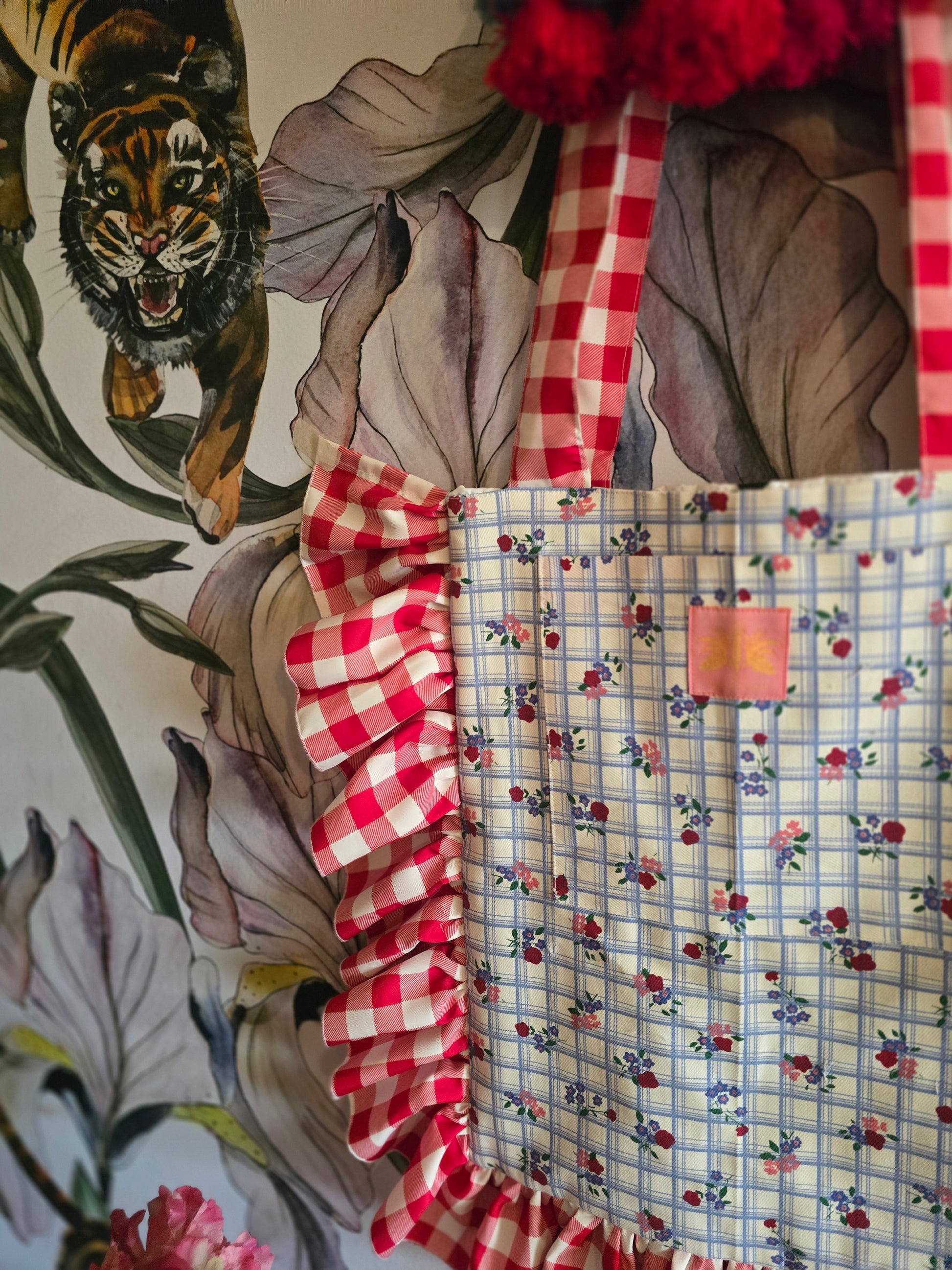 The FRILL TOTE/BEACHBAG/GIFT BAG/CHRISTMAS STOCKING