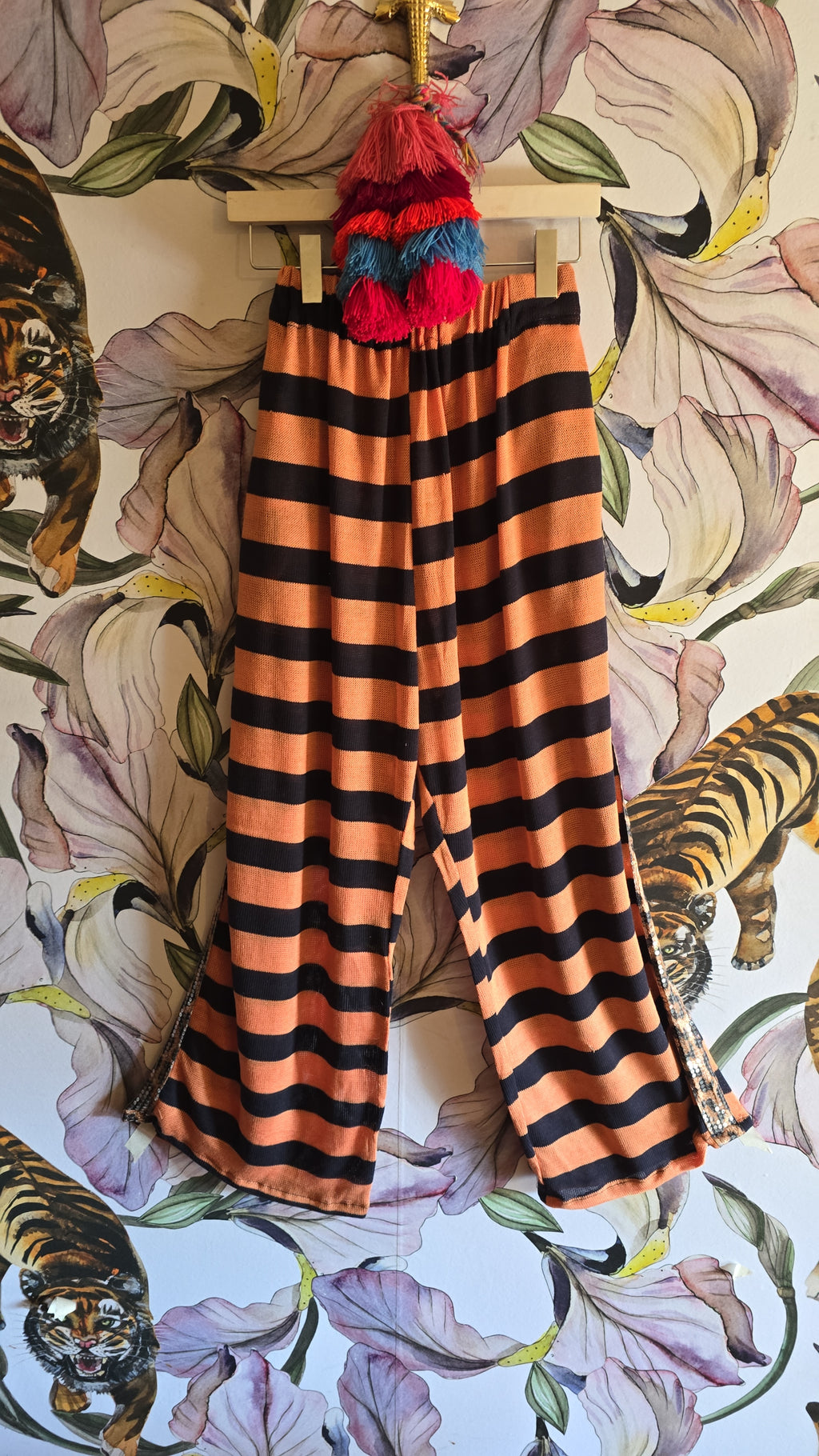 The STIPE SET IN KNIT