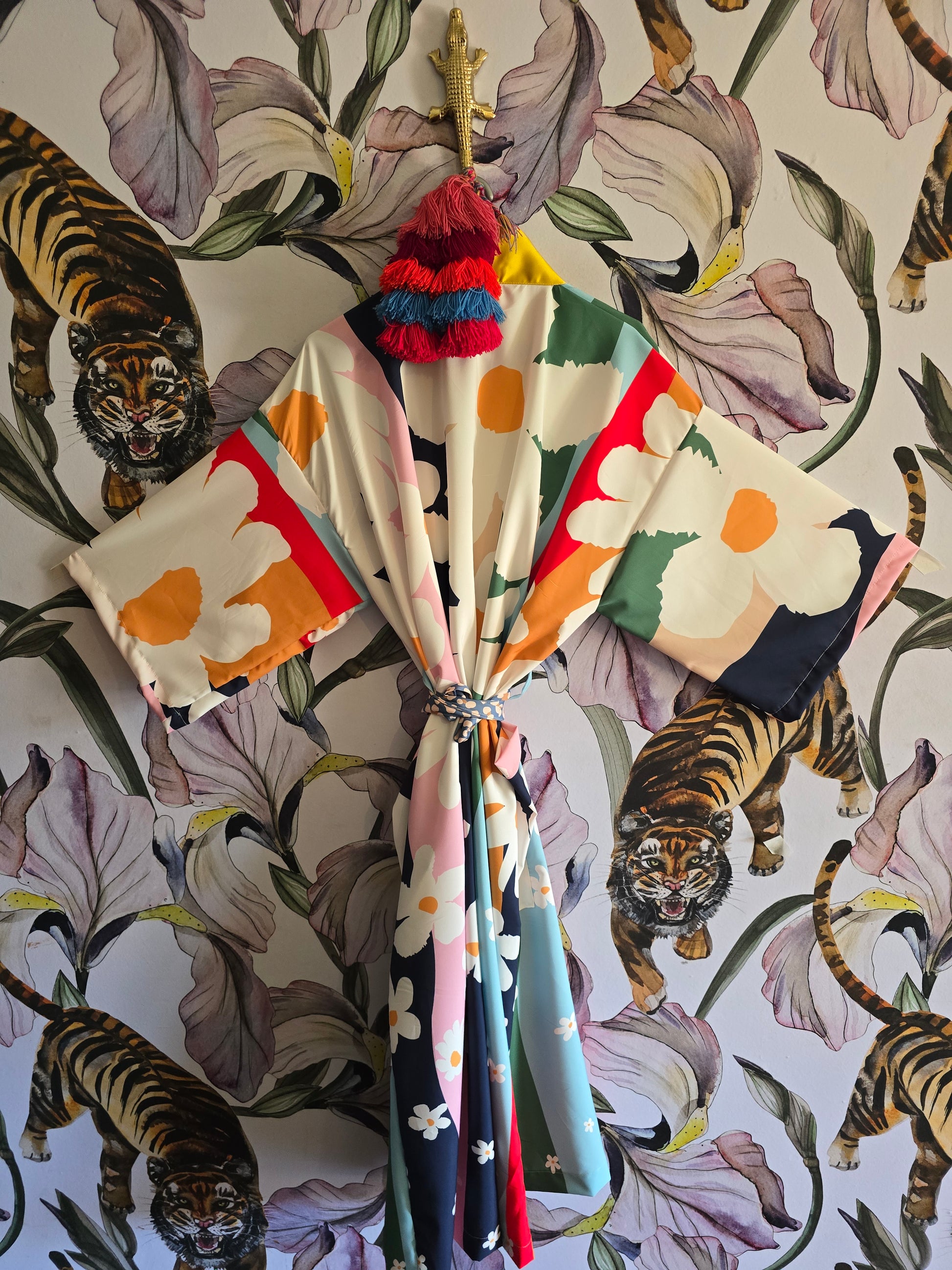 The FLOWER POWER OTT KIMONO