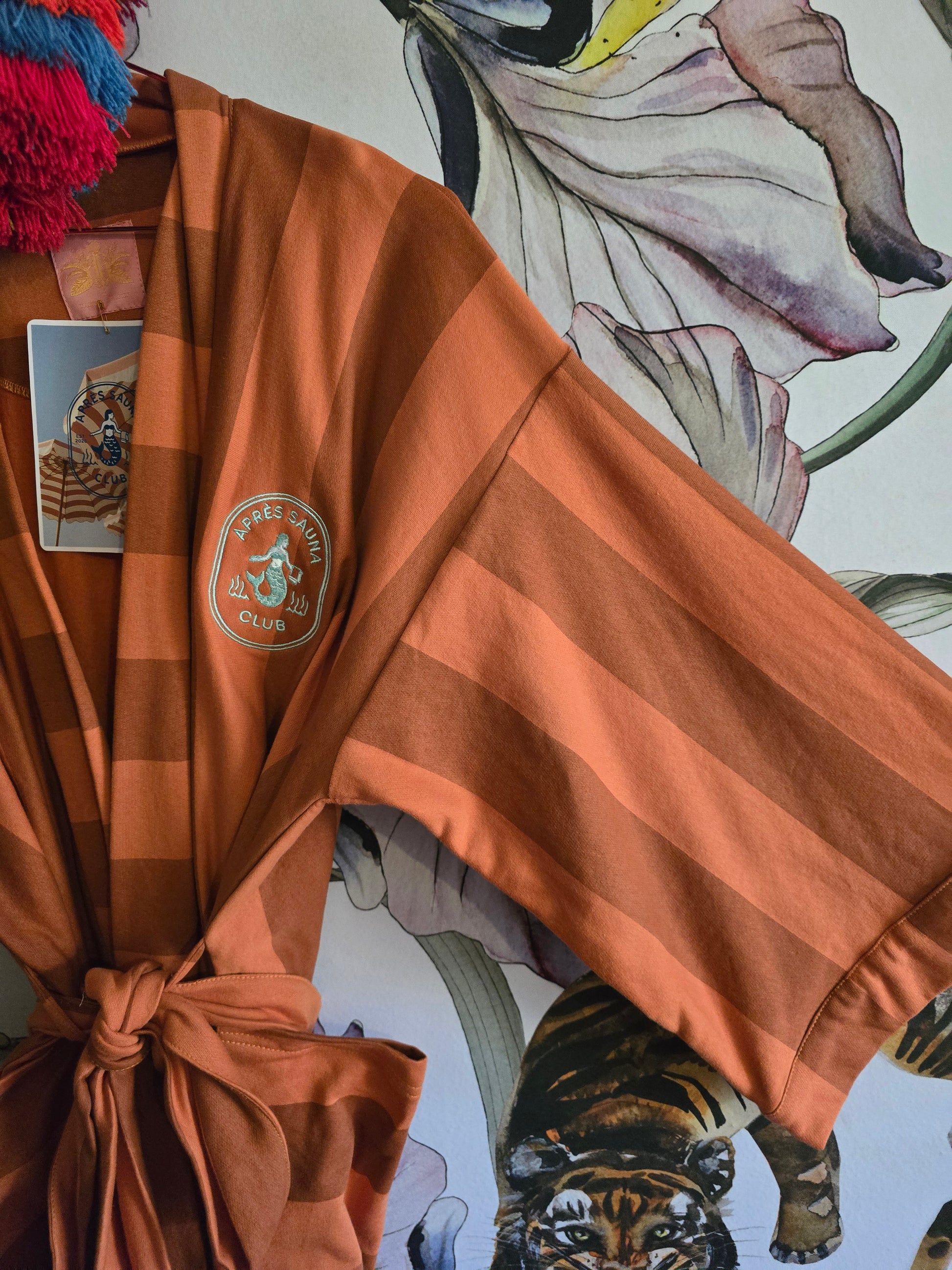 The APRÈS-SAUNA CLUB TOWLING GOWN