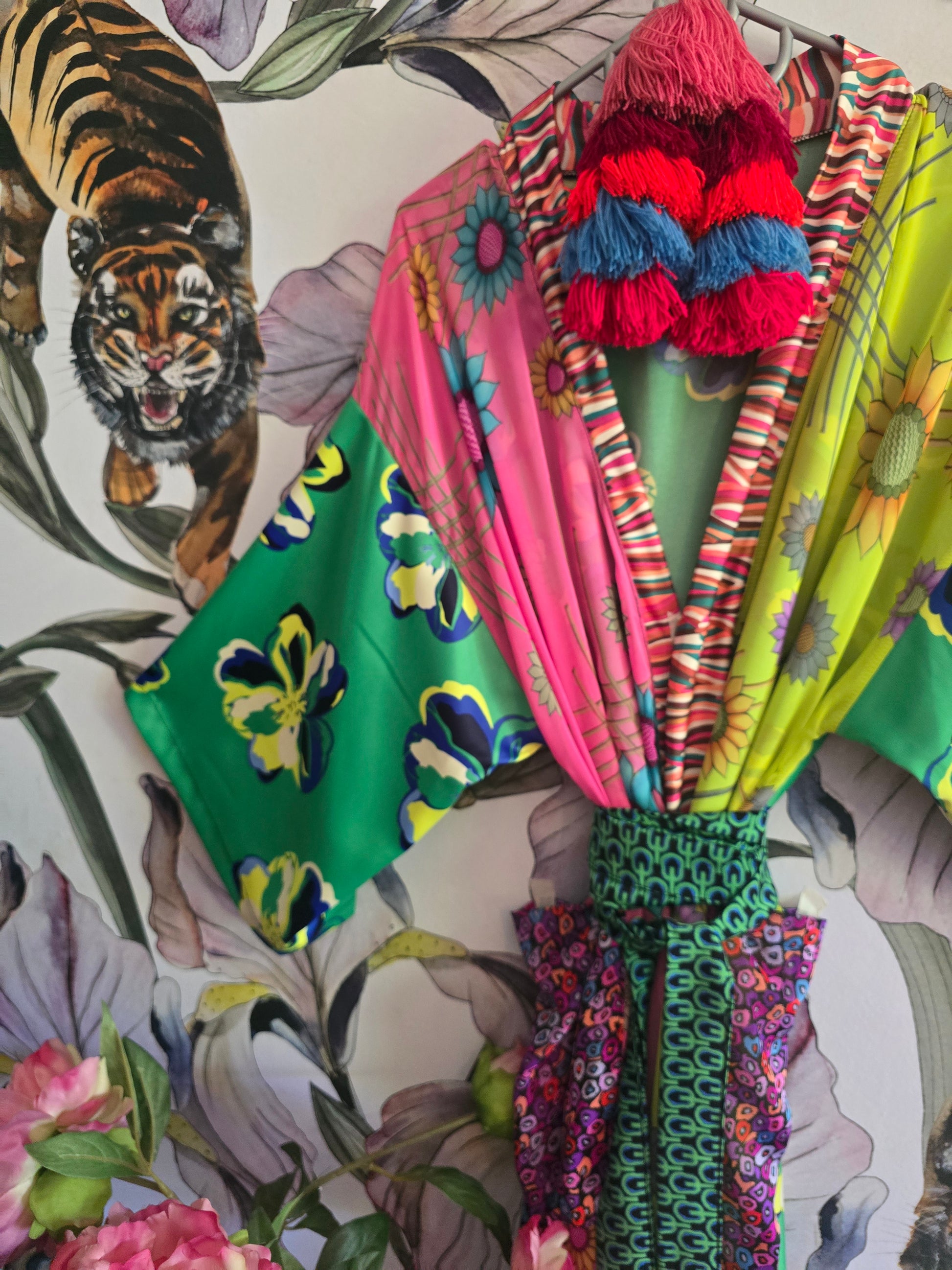 The TROPICAL BLOOM