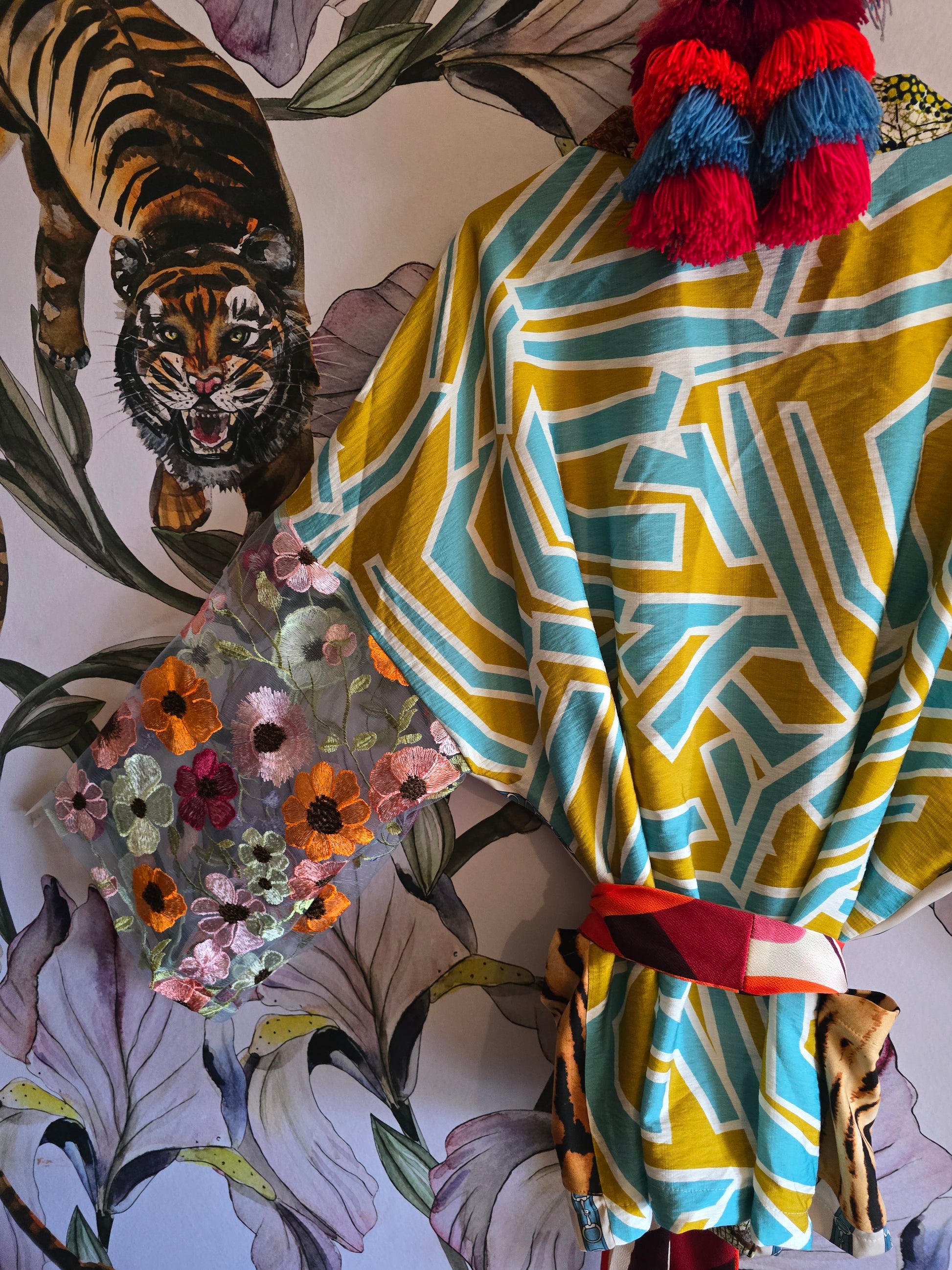 The WHIMSY CROPPED KIMONO