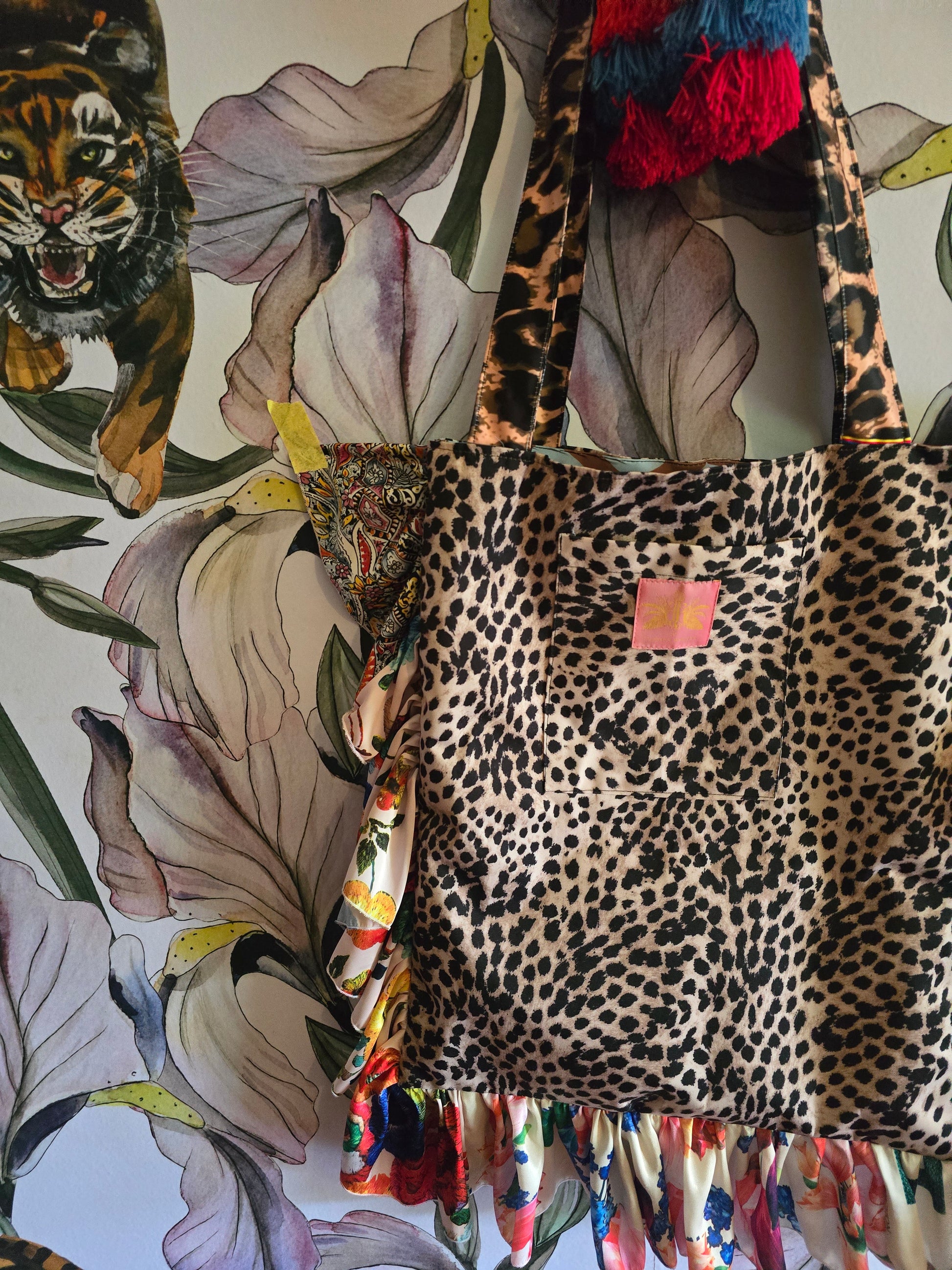 The LEOPARD & FRILL TOTE