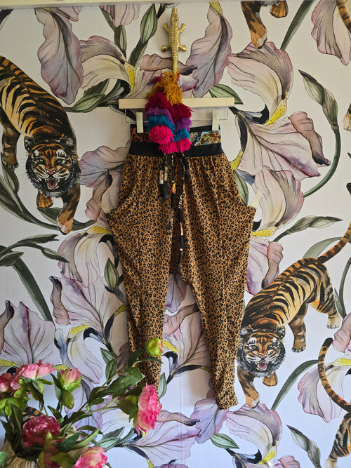 The LEOPARD BEACH BROEK M/L