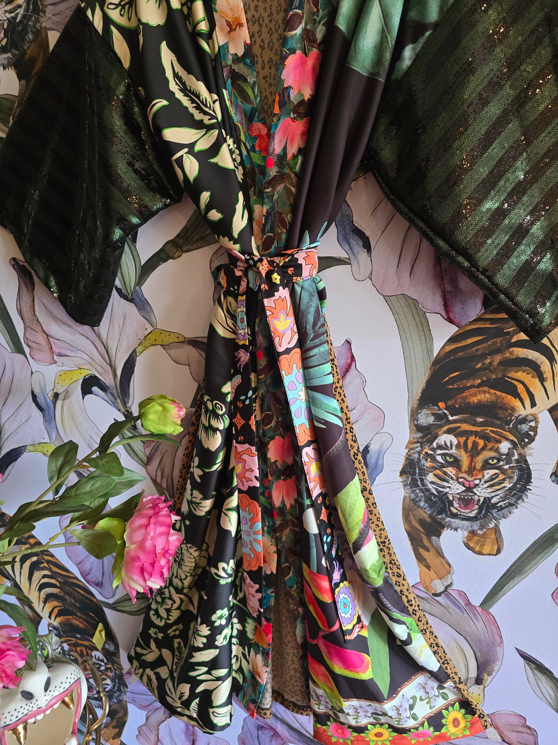 The SPARKLE GIRL MEETS JUNGLE KIMONO