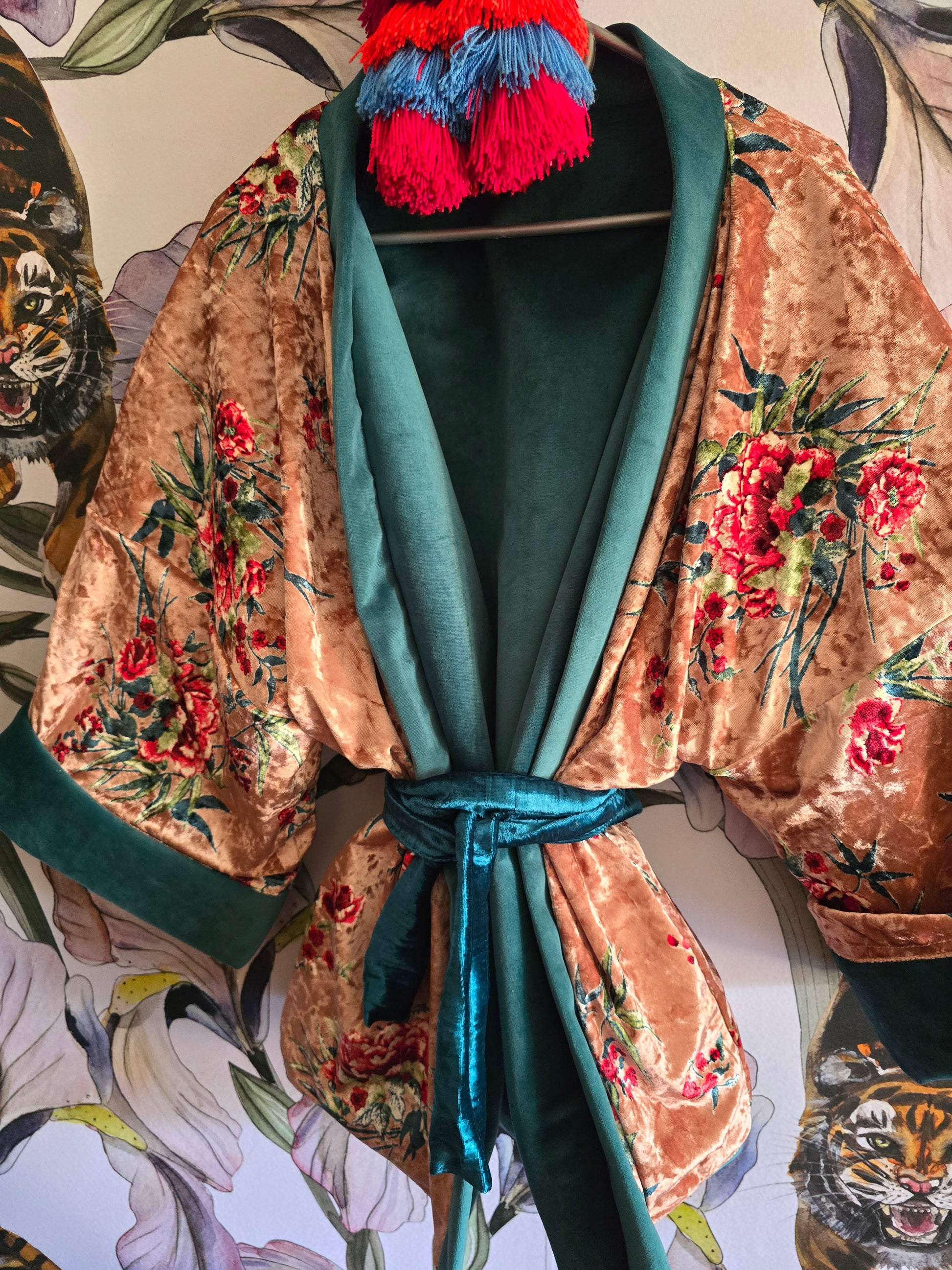 The ORIENTAL PINK WITH BLOSSOMS REVERSIBLE VELVET CROPPED KIMONO JACKET